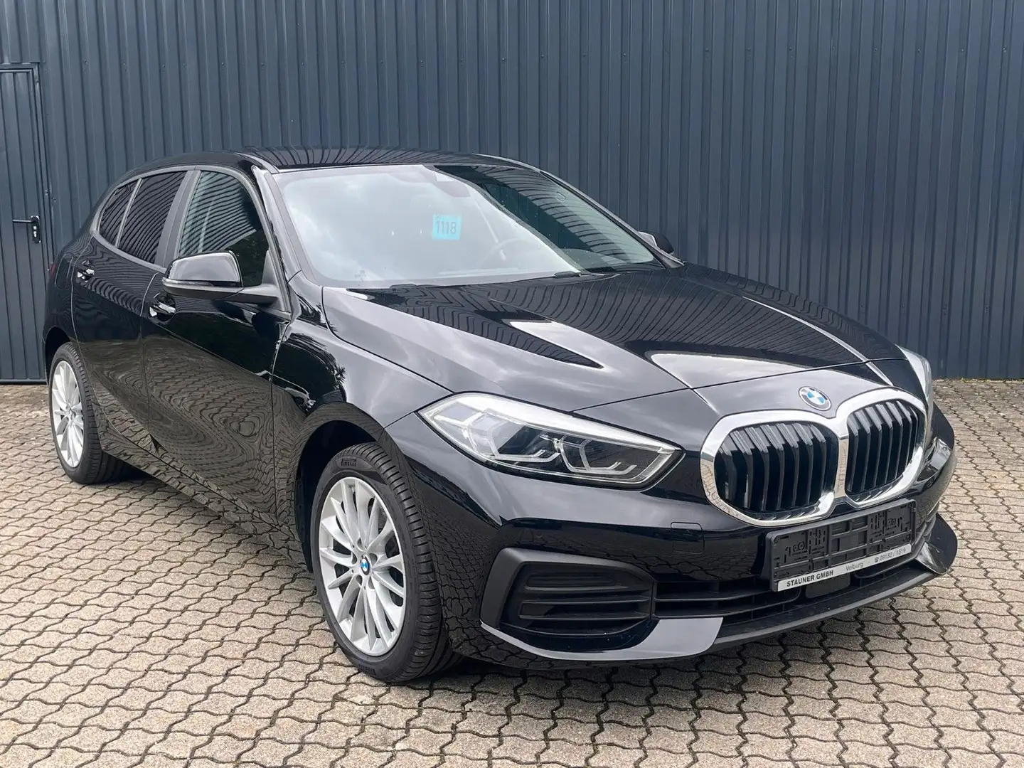 BMW 118 D Autom./ getöntScheib/Spurwechselw/17"LM-Rad Schwarz - 2