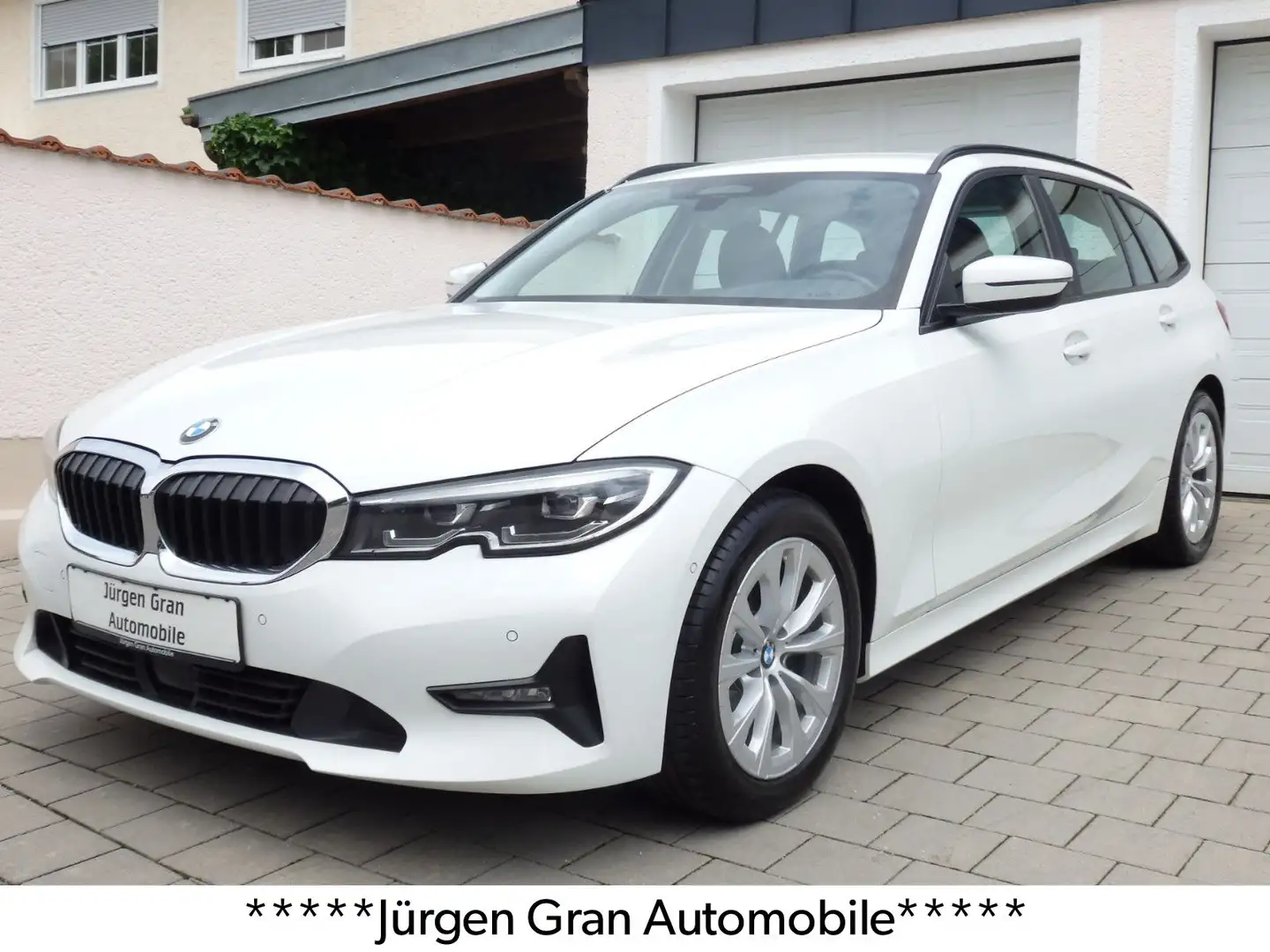 BMW 318 d Touring Aut DrivAssProf Parkass erwLED eAHK Weiß - 1