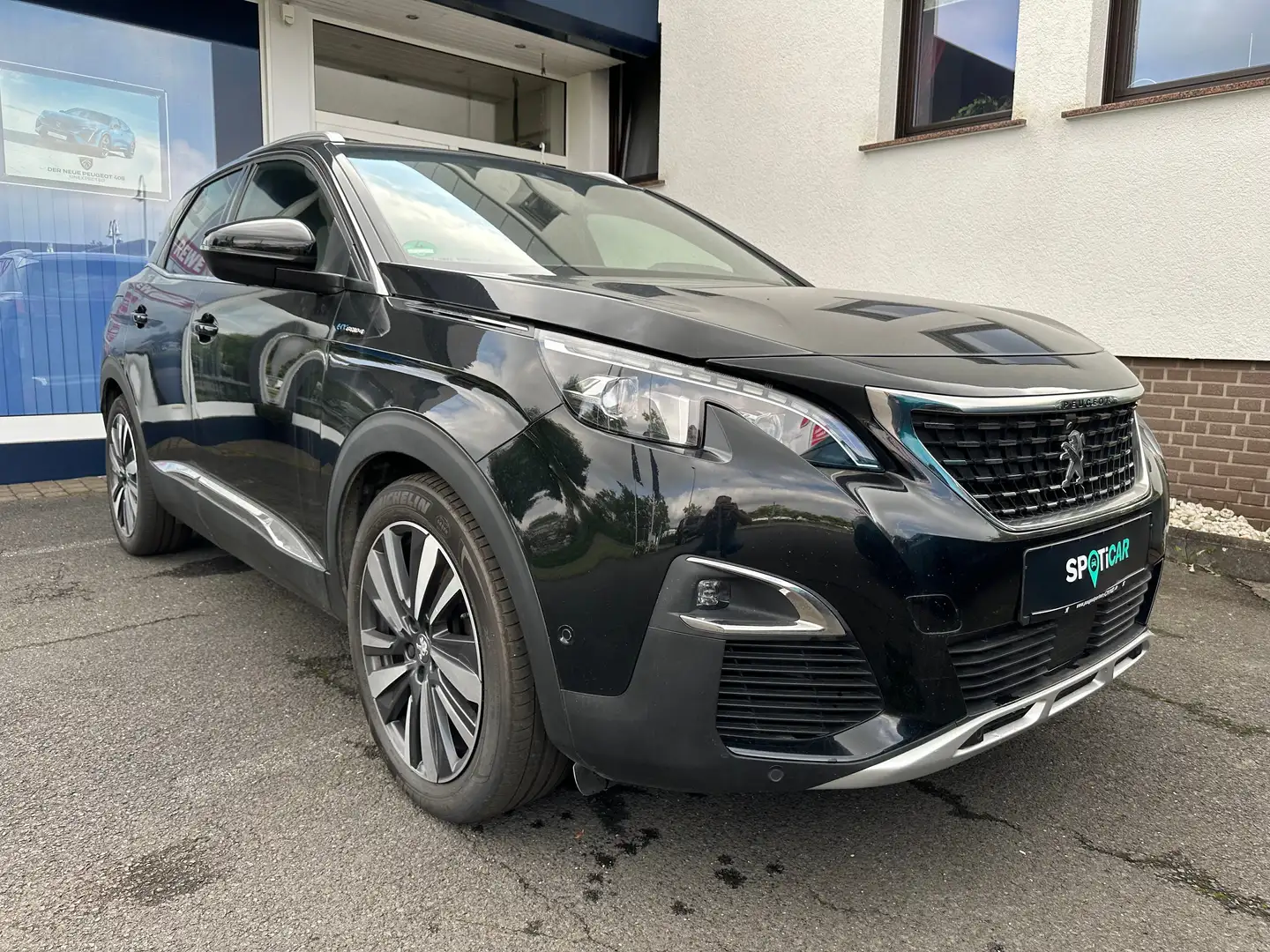 Peugeot 3008 Hybrid4 300 GT Schwarz - 2