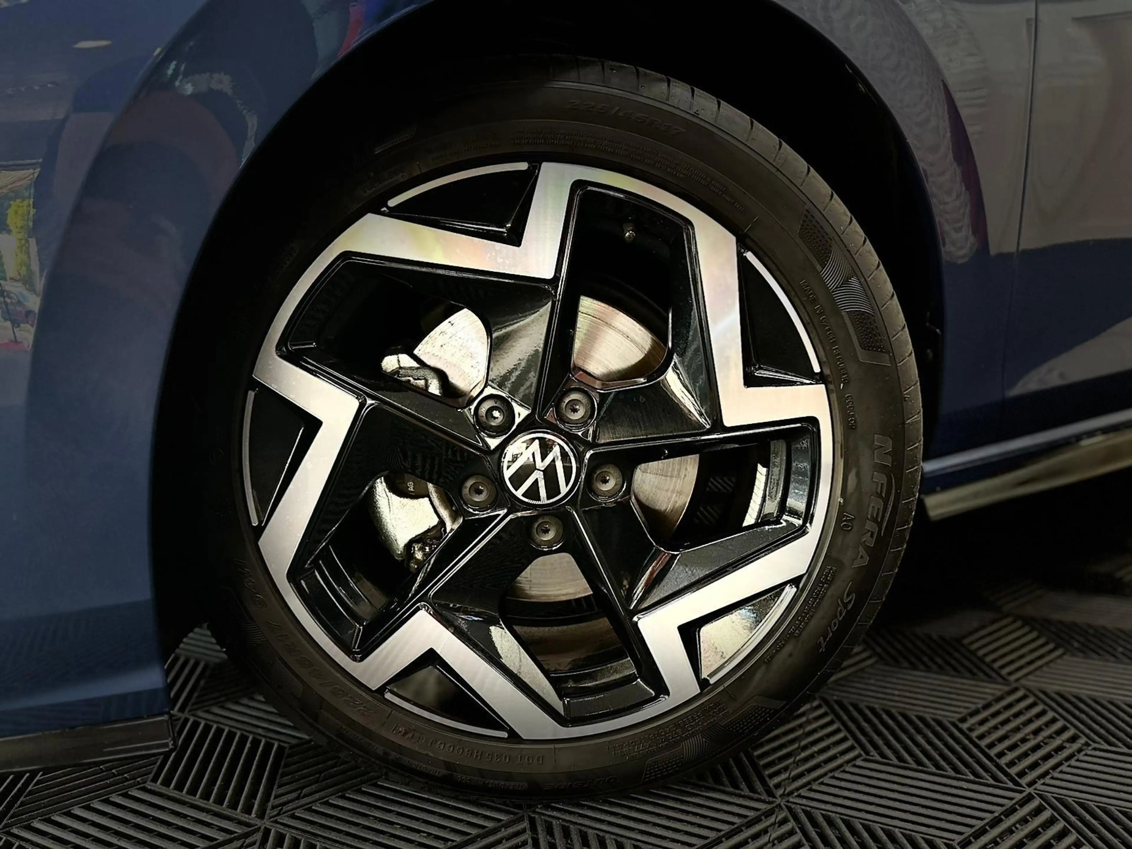 Volkswagen Golf 1.5TSI R LINE LED#SHZ#LH#ACC#VIRTUAL#KEYLES — photo 12