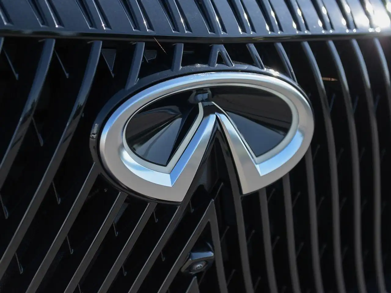Infiniti QX80 снимка Infiniti QX80