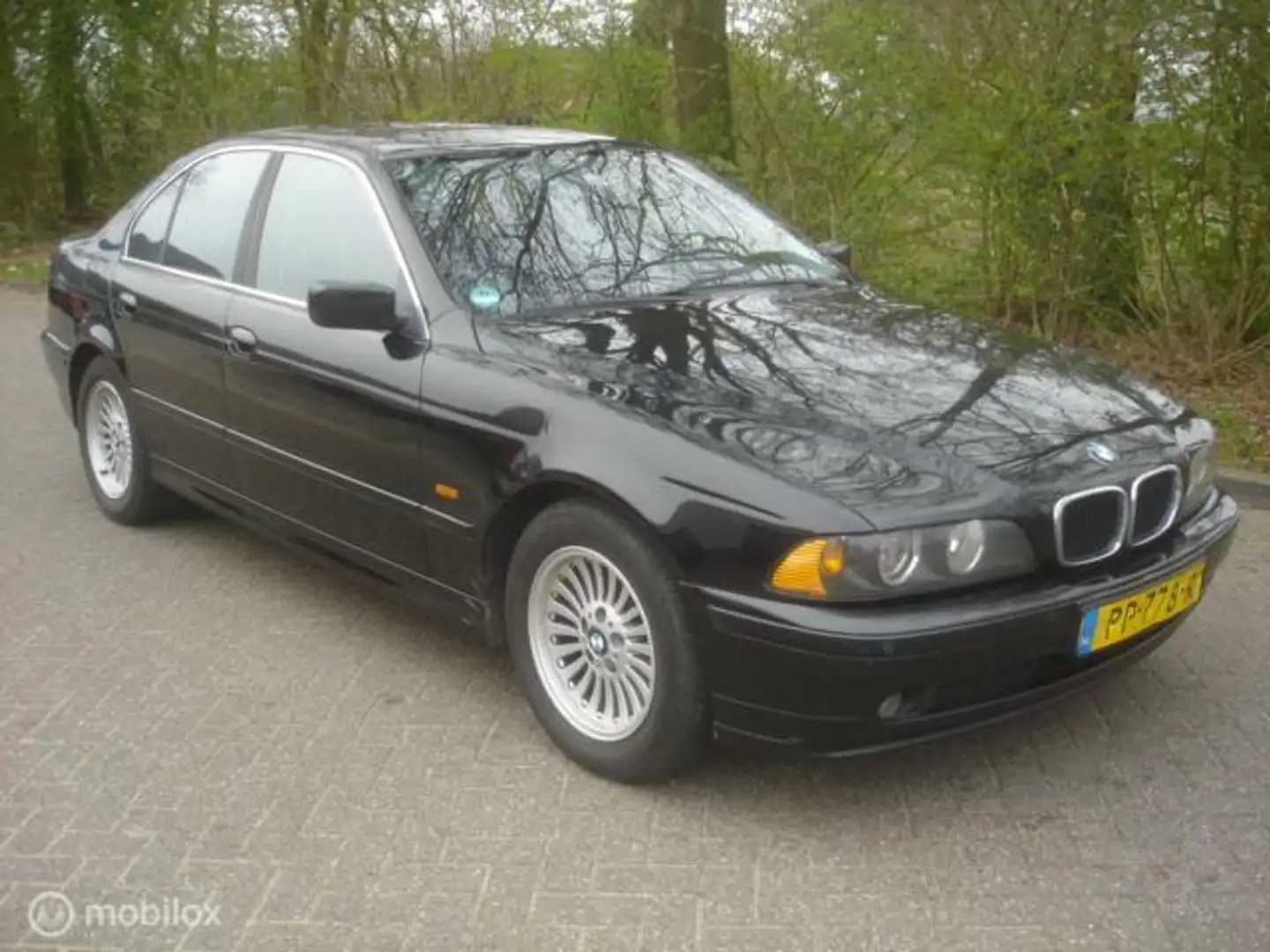 BMW 520 5-serie I 6 Cil. Aut. Airco Youngtimer APK 31-3-20 Zwart - 1