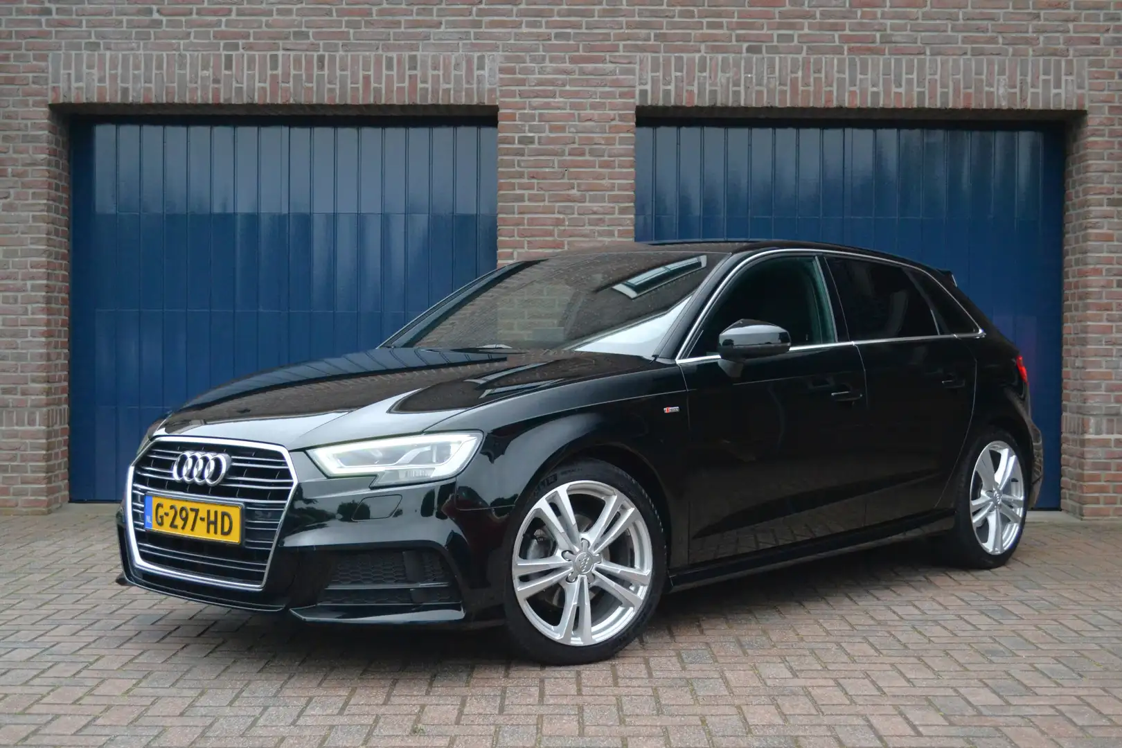 Audi A3 Sportback 30 TFSI Advance Sport 2x S-Line | Virtua Noir - 1