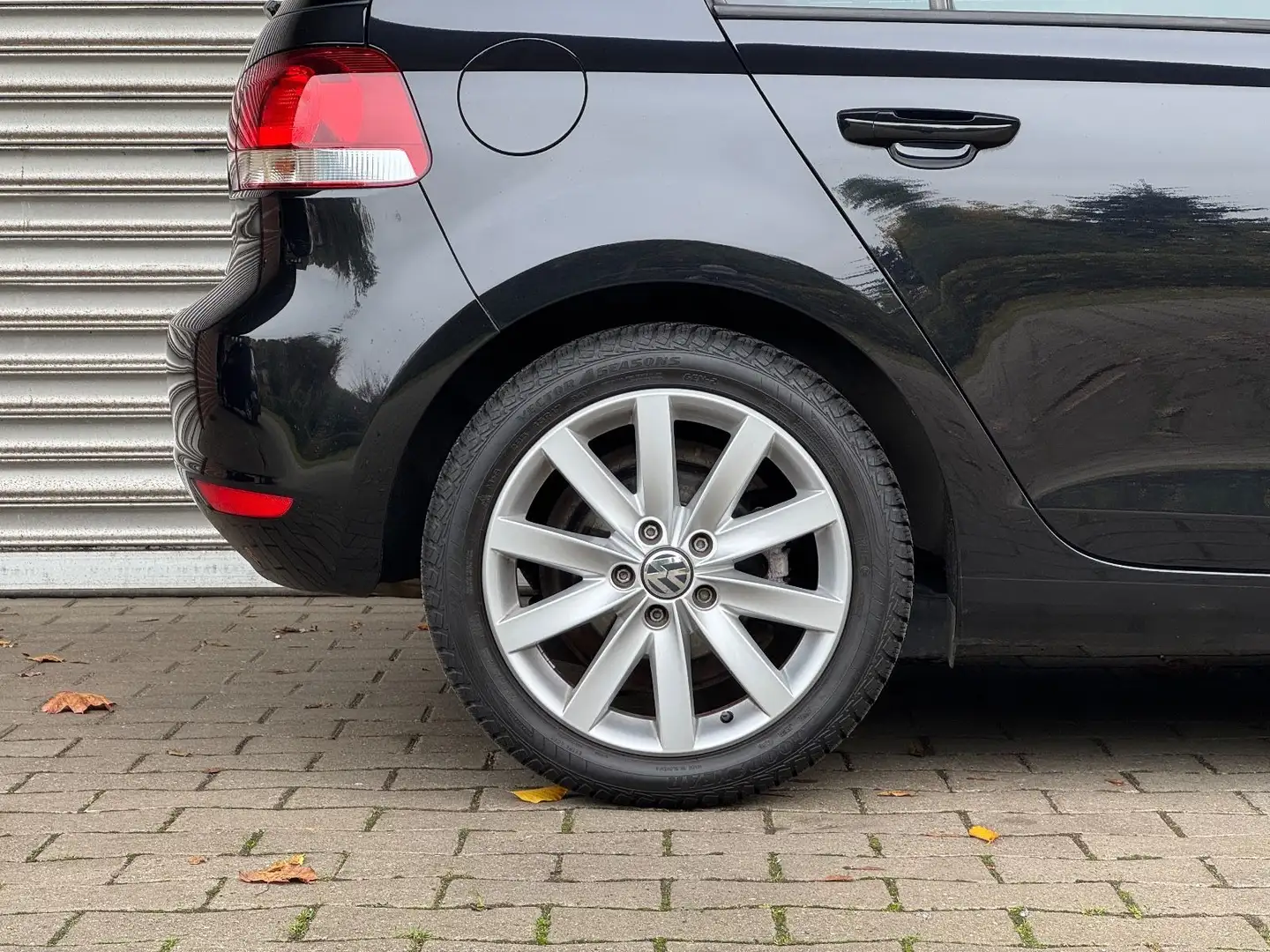 Volkswagen Golf 1.4 TSI Highline 1. Hand Garantie Schwarz - 2