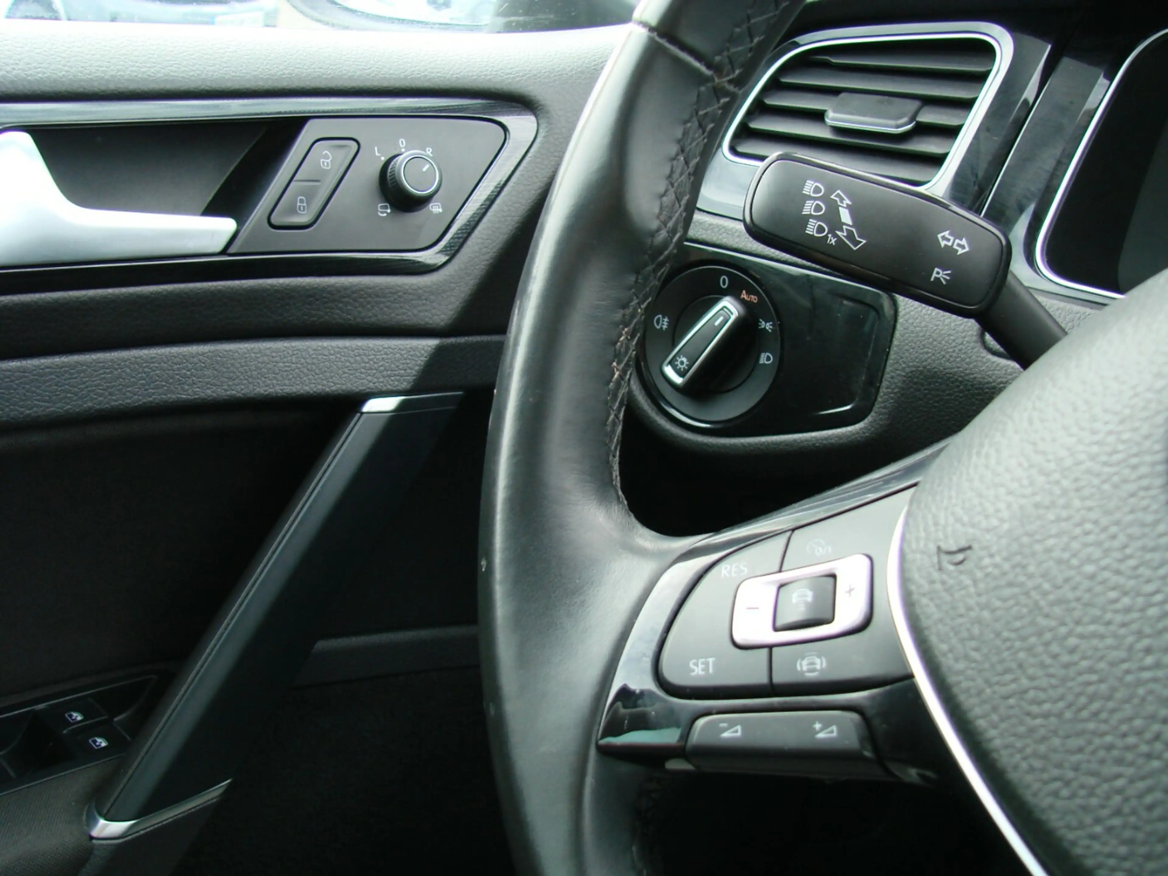 Volkswagen Golf Variant 1.5 TSi Highline R-Line ACC Pano LED AHK — photo 9