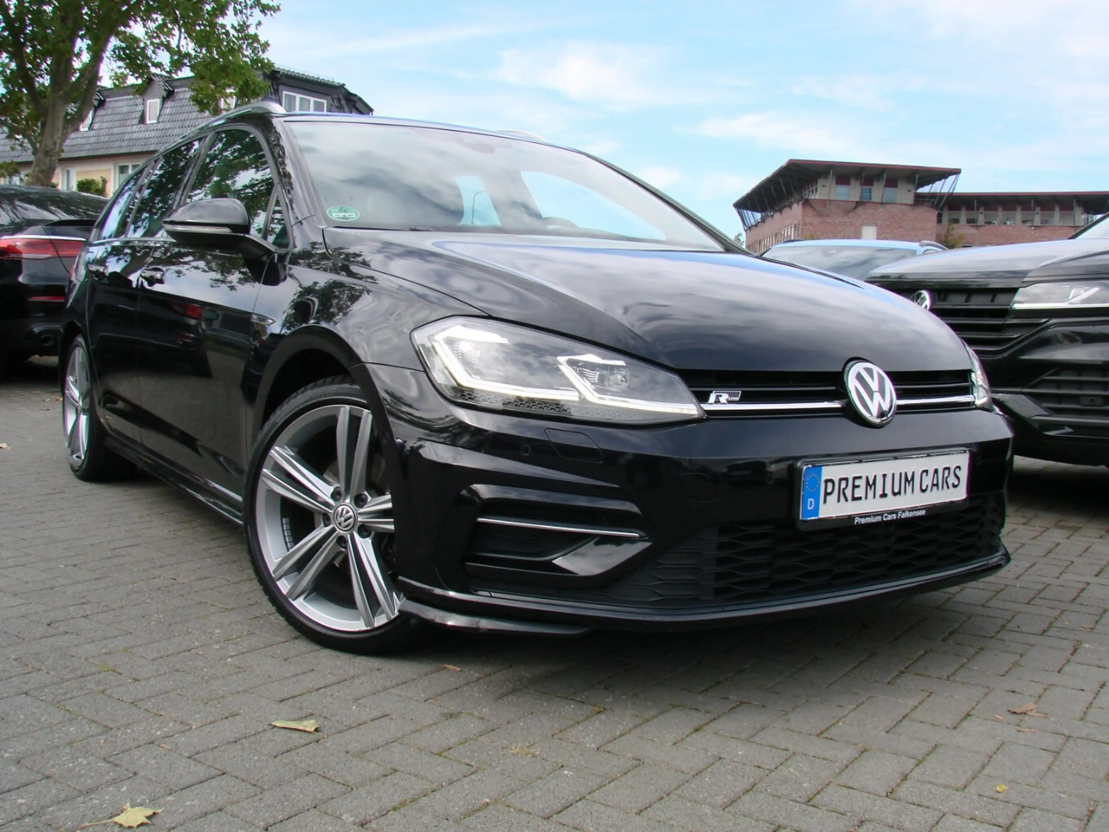 Volkswagen Golf Variant 1.5 TSi Highline R-Line ACC Pano LED AHK