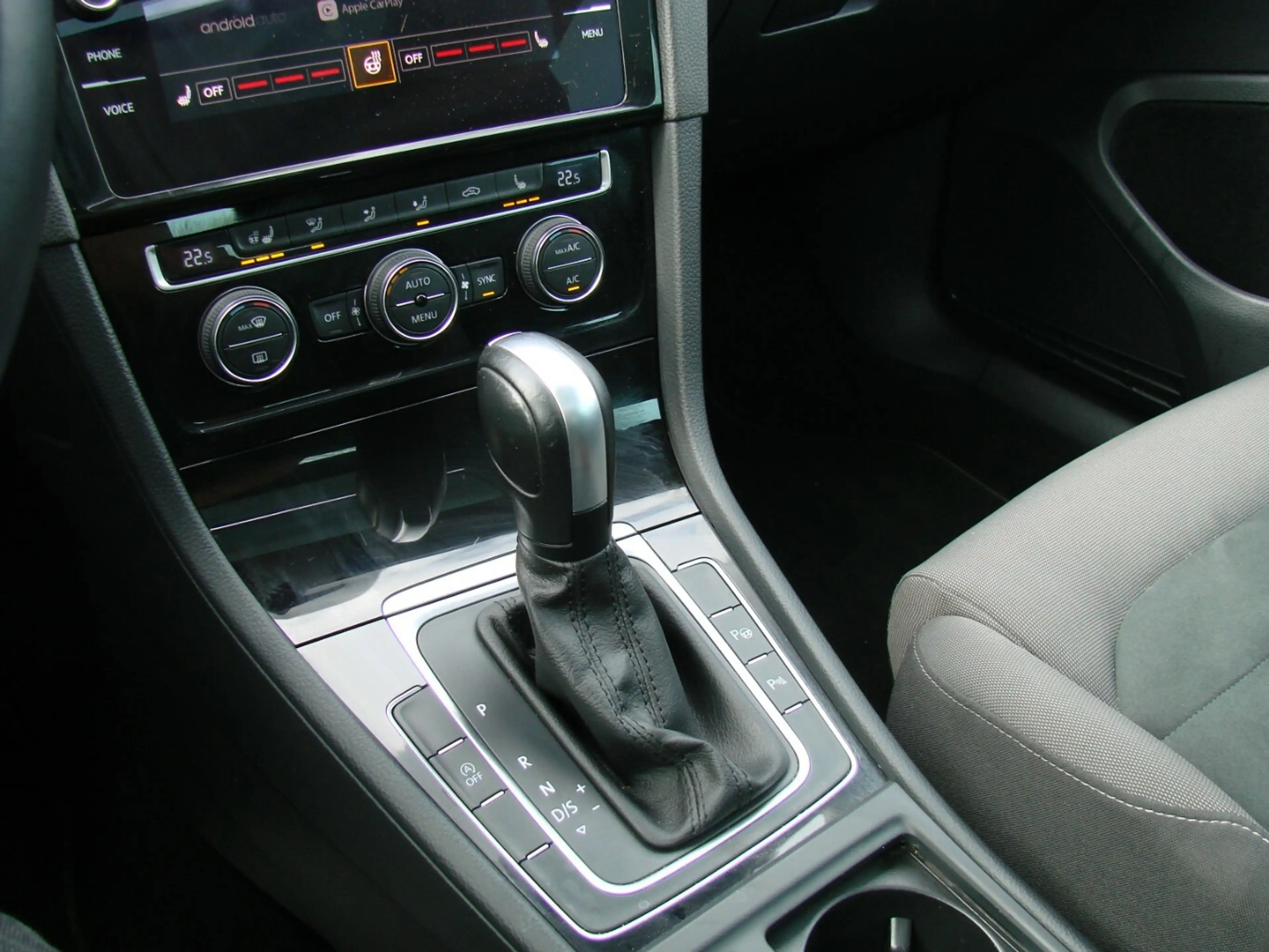 Volkswagen Golf Variant 1.5 TSi Highline R-Line ACC Pano LED AHK — photo 11