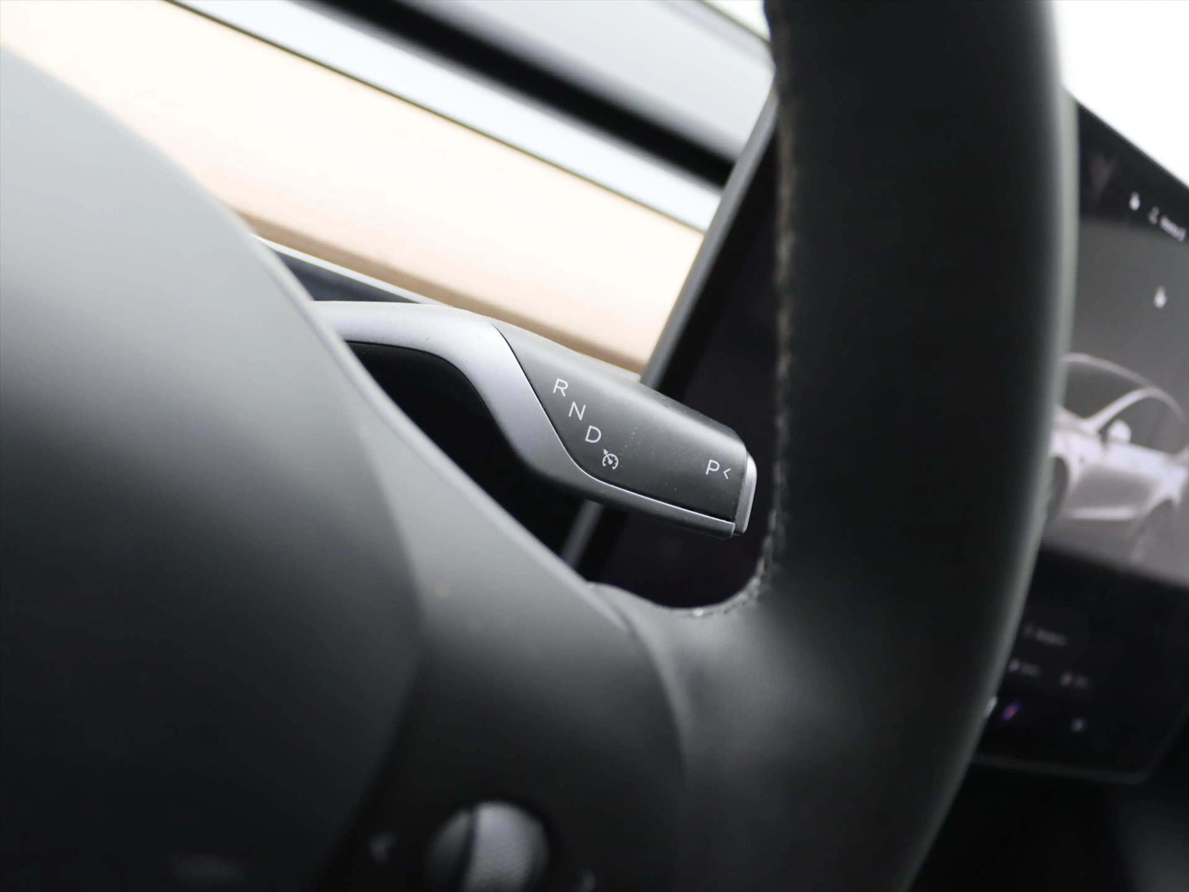 Tesla Model Y Long Range AWD 75kWh 351pk 95% SoH [ TREKHAAK+AMD — photo 24