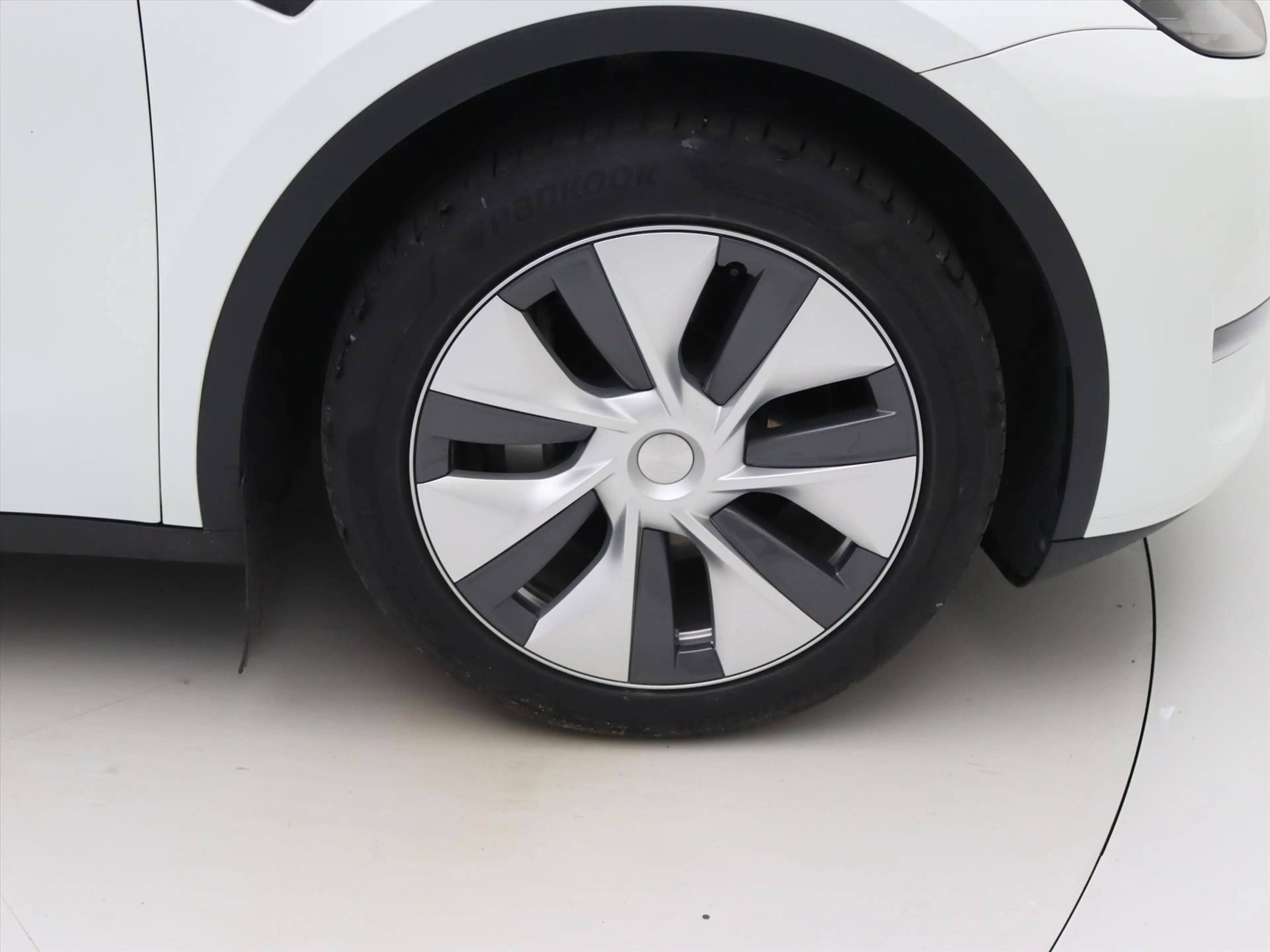 Tesla Model Y Long Range AWD 75kWh 351pk 95% SoH [ TREKHAAK+AMD — photo 12