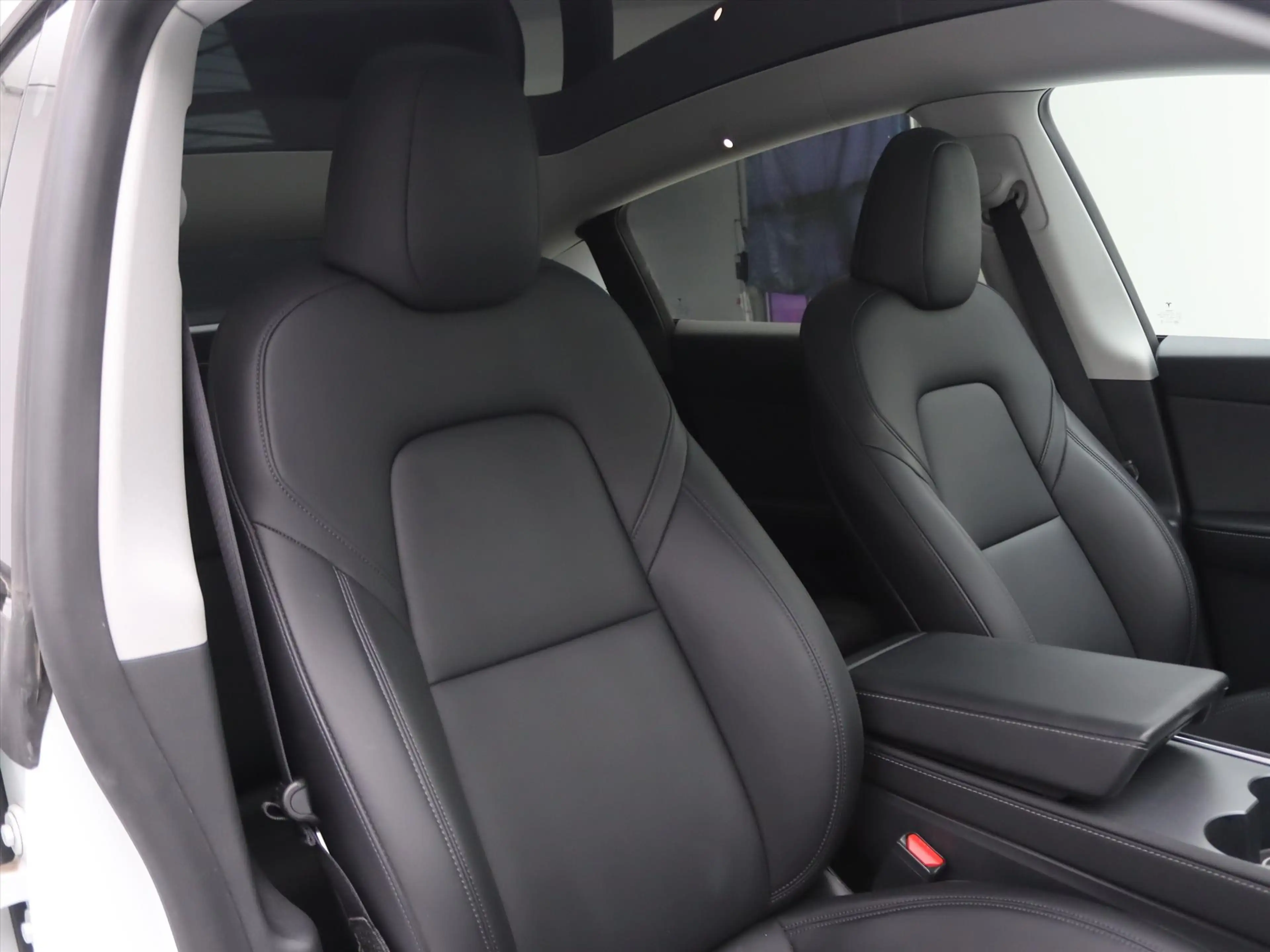Tesla Model Y Long Range AWD 75kWh 351pk 95% SoH [ TREKHAAK+AMD — photo 17