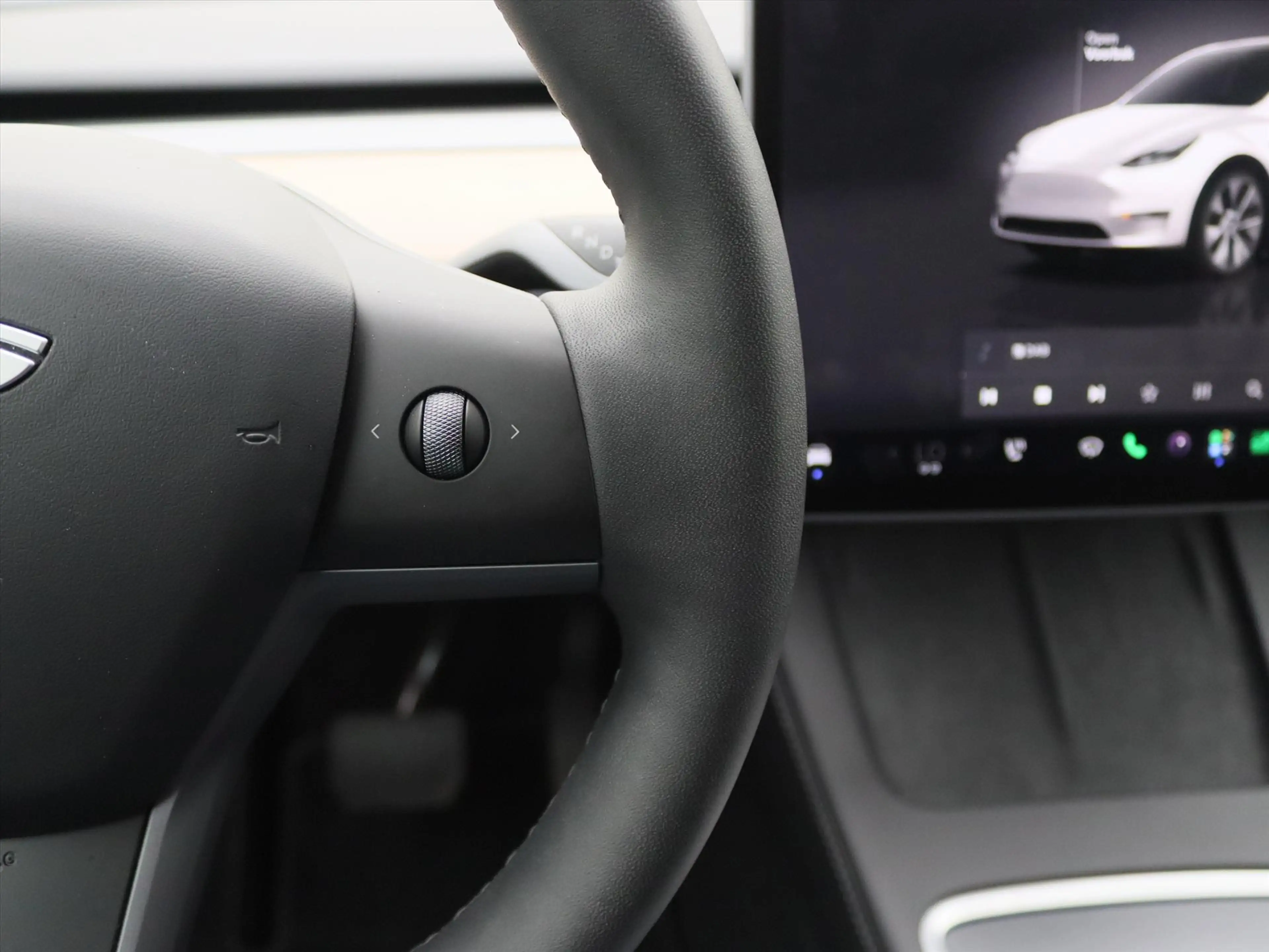 Tesla Model Y Long Range AWD 75kWh 351pk 95% SoH [ TREKHAAK+AMD — photo 23