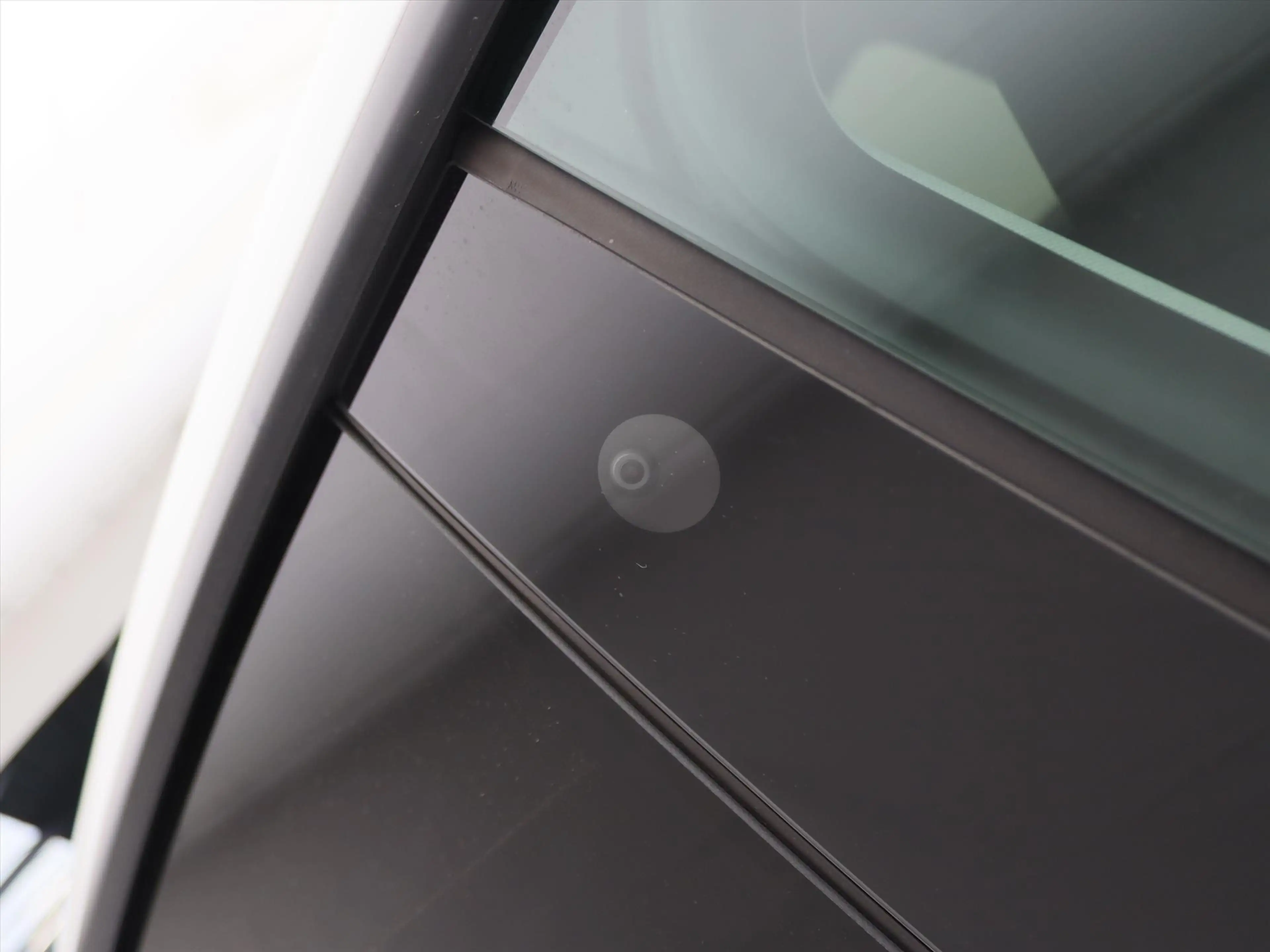 Tesla Model Y Long Range AWD 75kWh 351pk 95% SoH [ TREKHAAK+AMD — photo 30