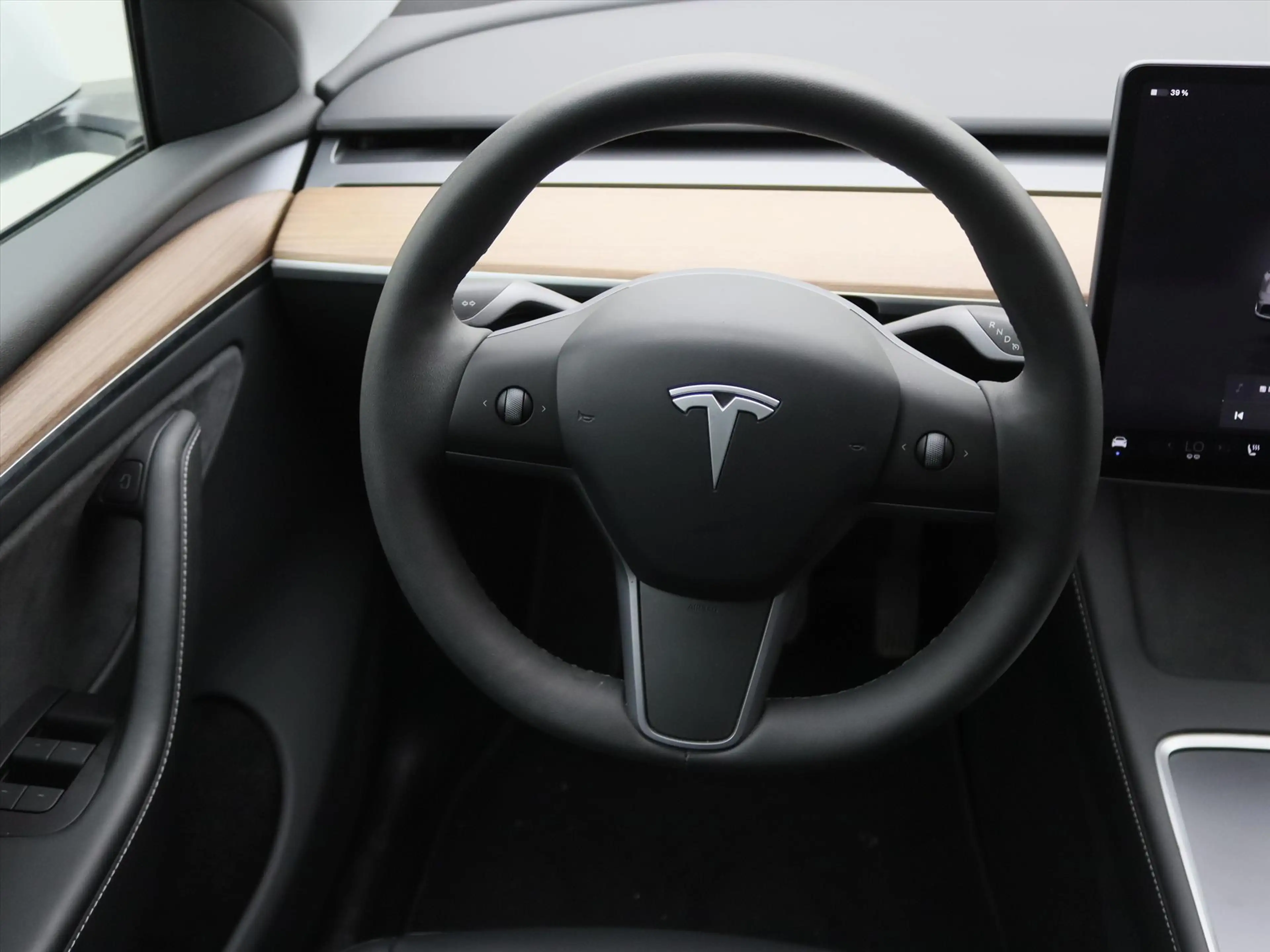Tesla Model Y Long Range AWD 75kWh 351pk 95% SoH [ TREKHAAK+AMD — photo 21
