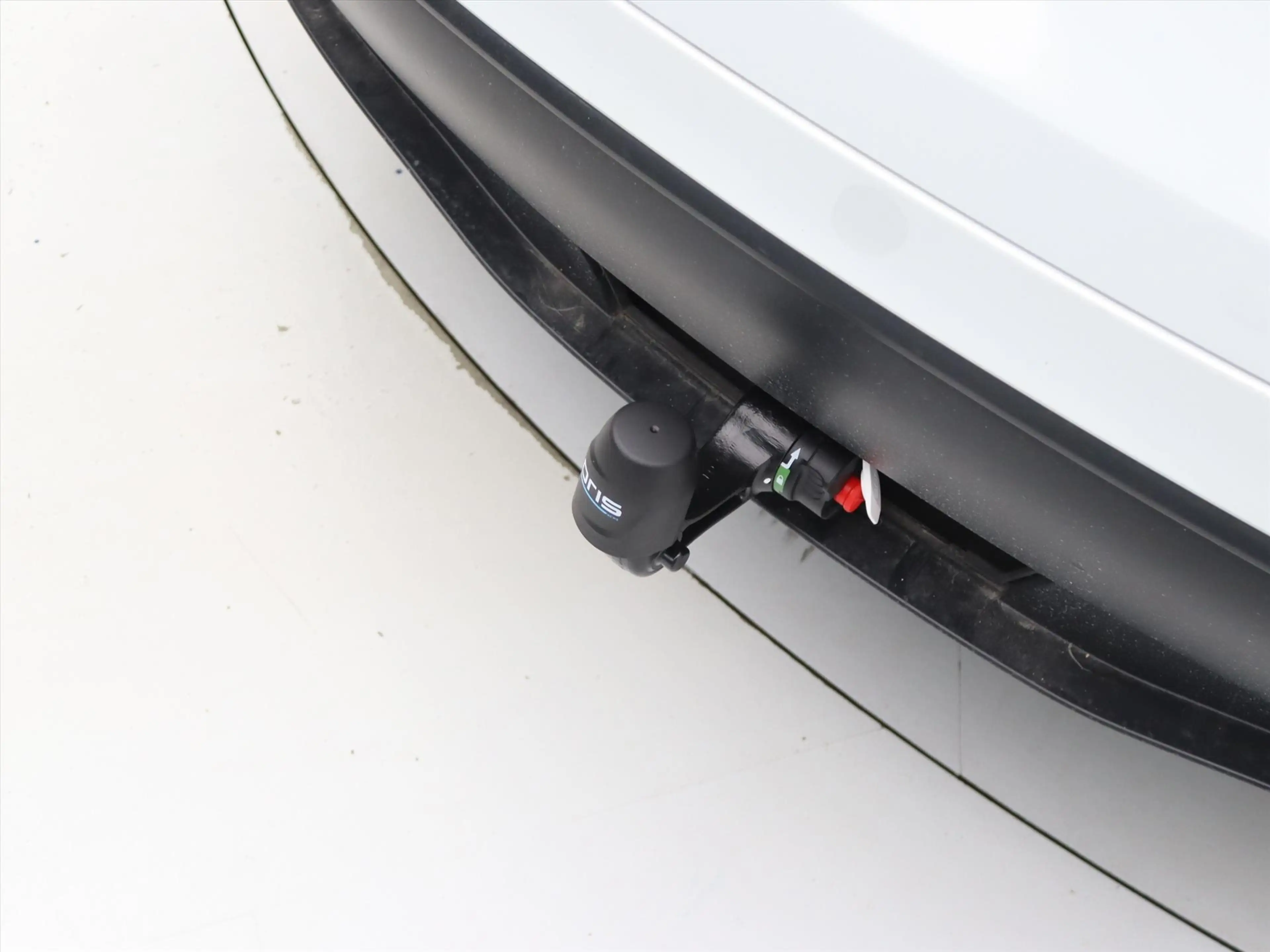 Tesla Model Y Long Range AWD 75kWh 351pk 95% SoH [ TREKHAAK+AMD — photo 25