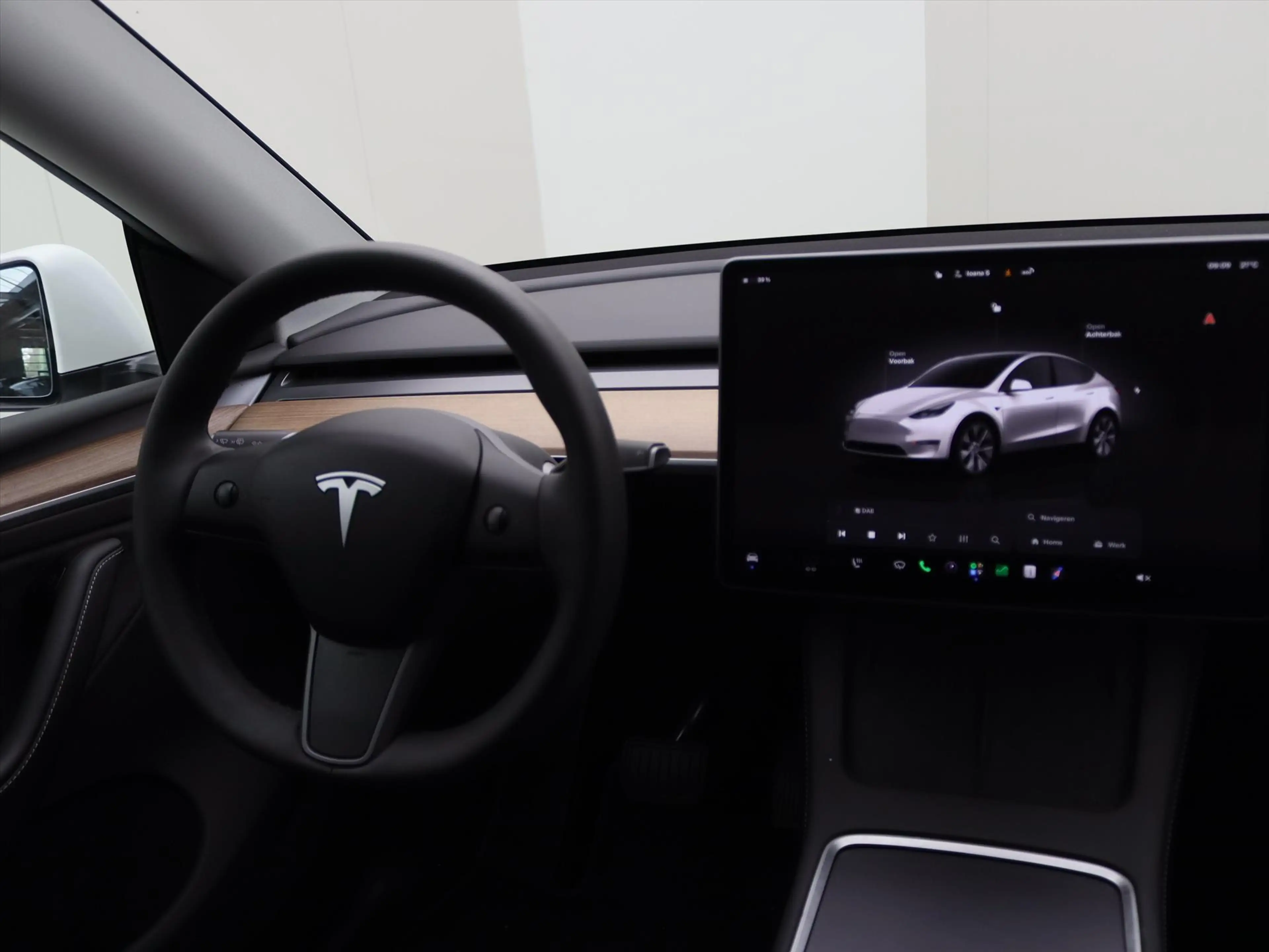 Tesla Model Y Long Range AWD 75kWh 351pk 95% SoH [ TREKHAAK+AMD — photo 10