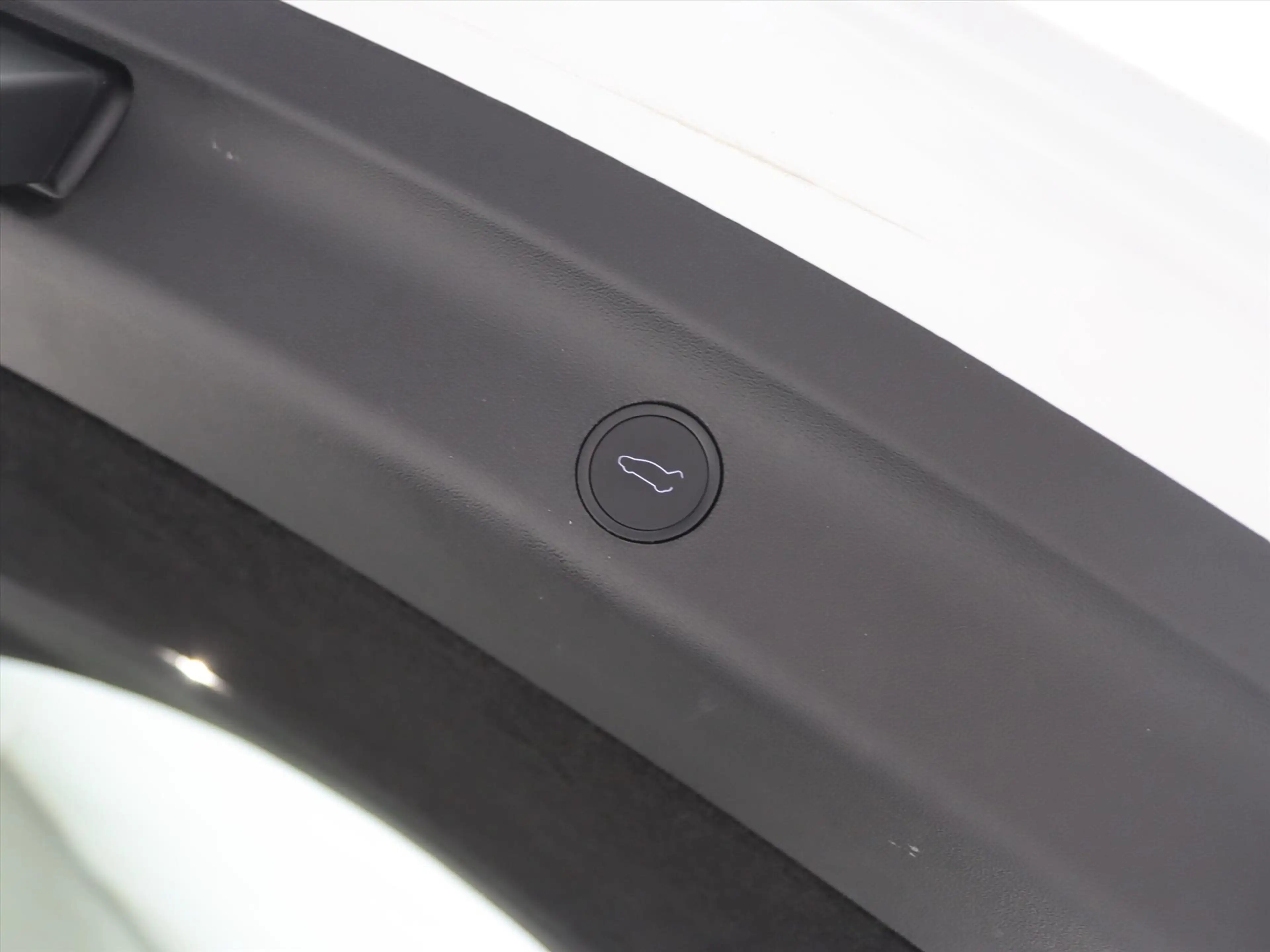 Tesla Model Y Long Range AWD 75kWh 351pk 95% SoH [ TREKHAAK+AMD — photo 28