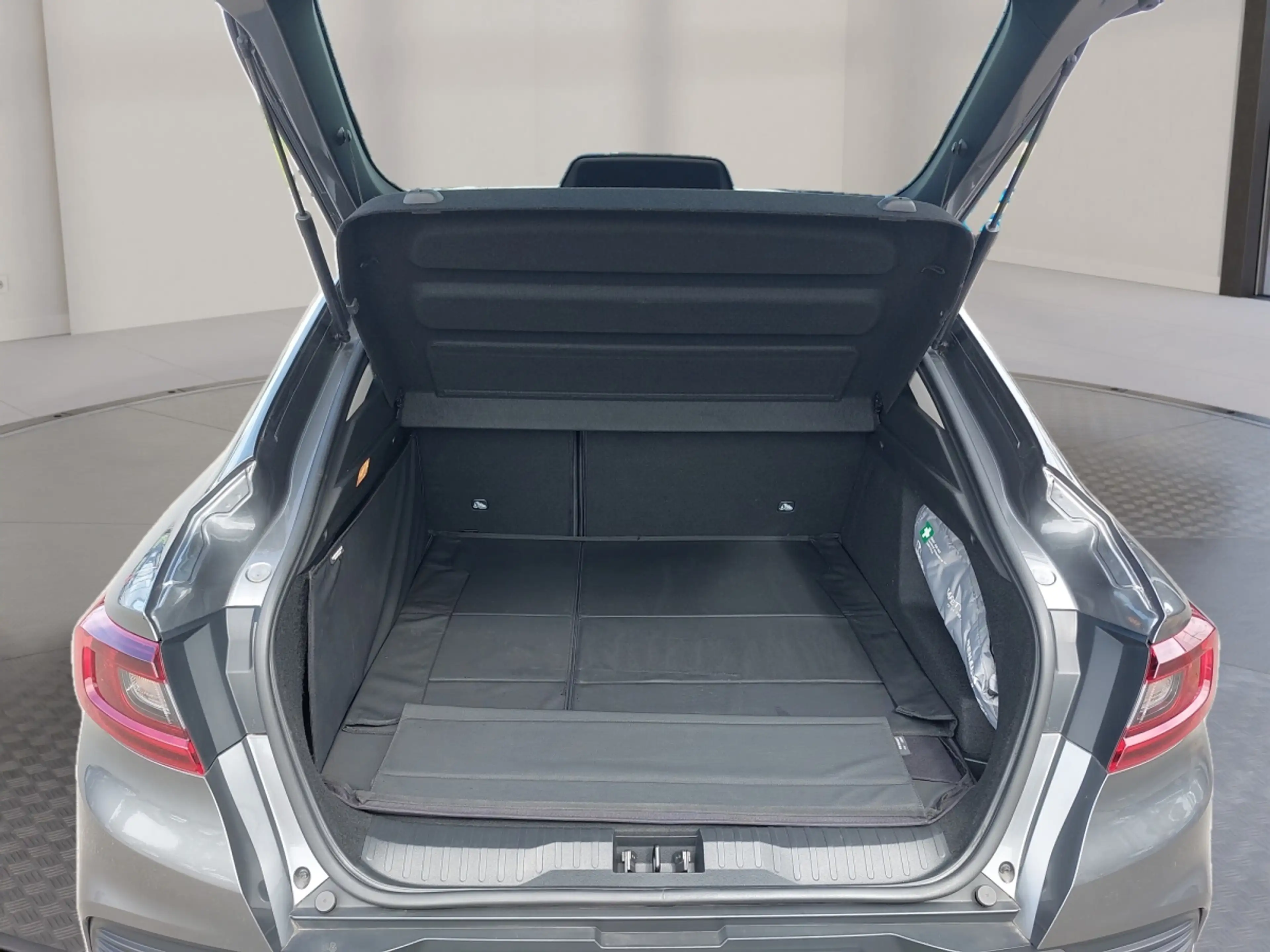 Renault Arkana Intens TCe 140 EDC — photo 11