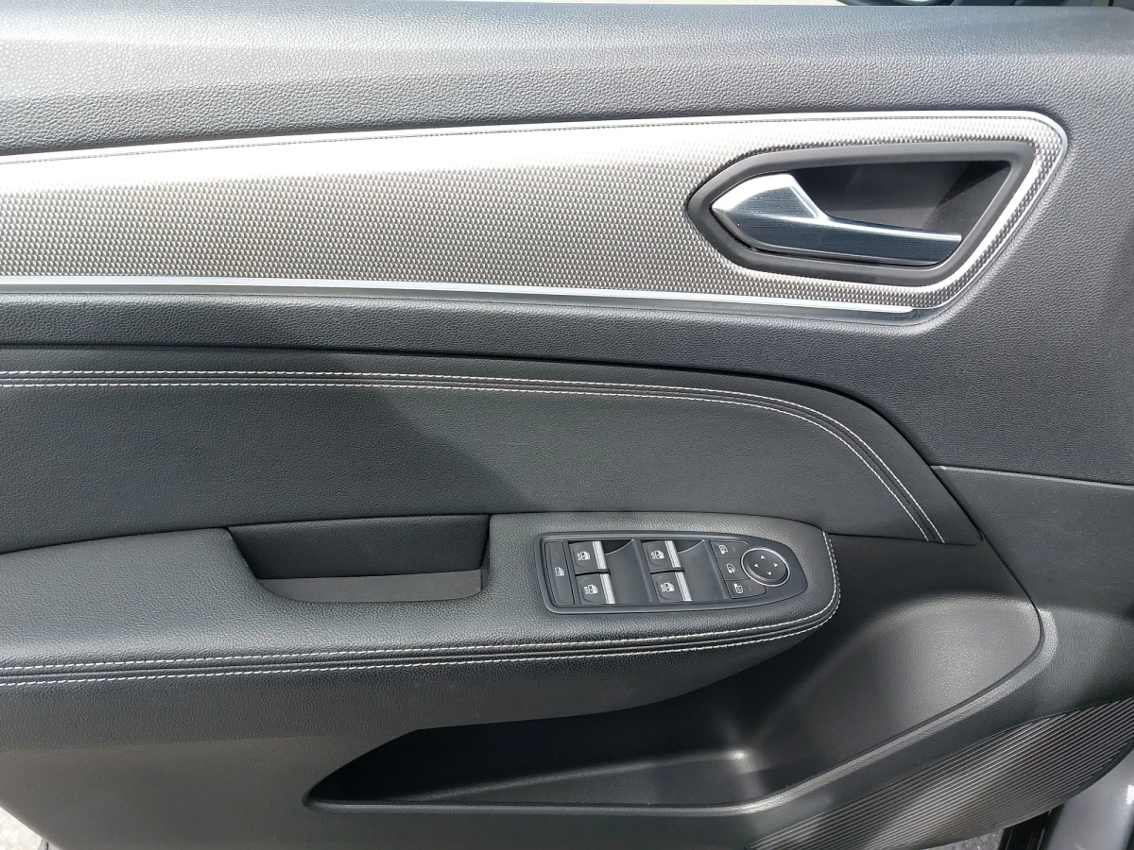 Renault Arkana Intens TCe 140 EDC — photo 17