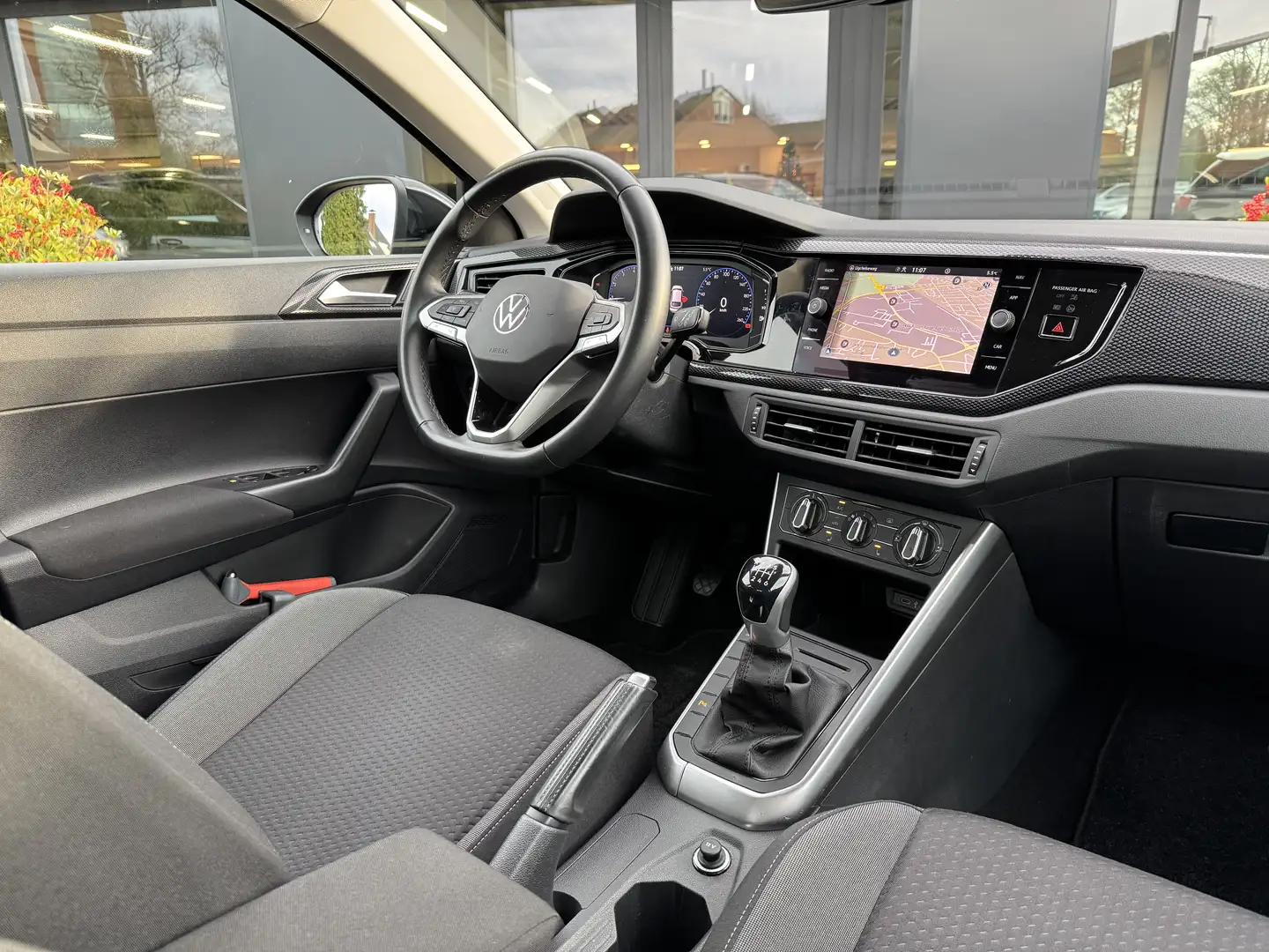 Volkswagen Taigo Taigo 1.0 TSI 110pk Life Business Schwarz - 2