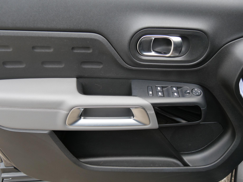 Citroen C5 Aircross 1.2 BUSINESS/ TREKHAAK/ BLINDSPOT/ CAMERA/ CARPLAY — photo 6