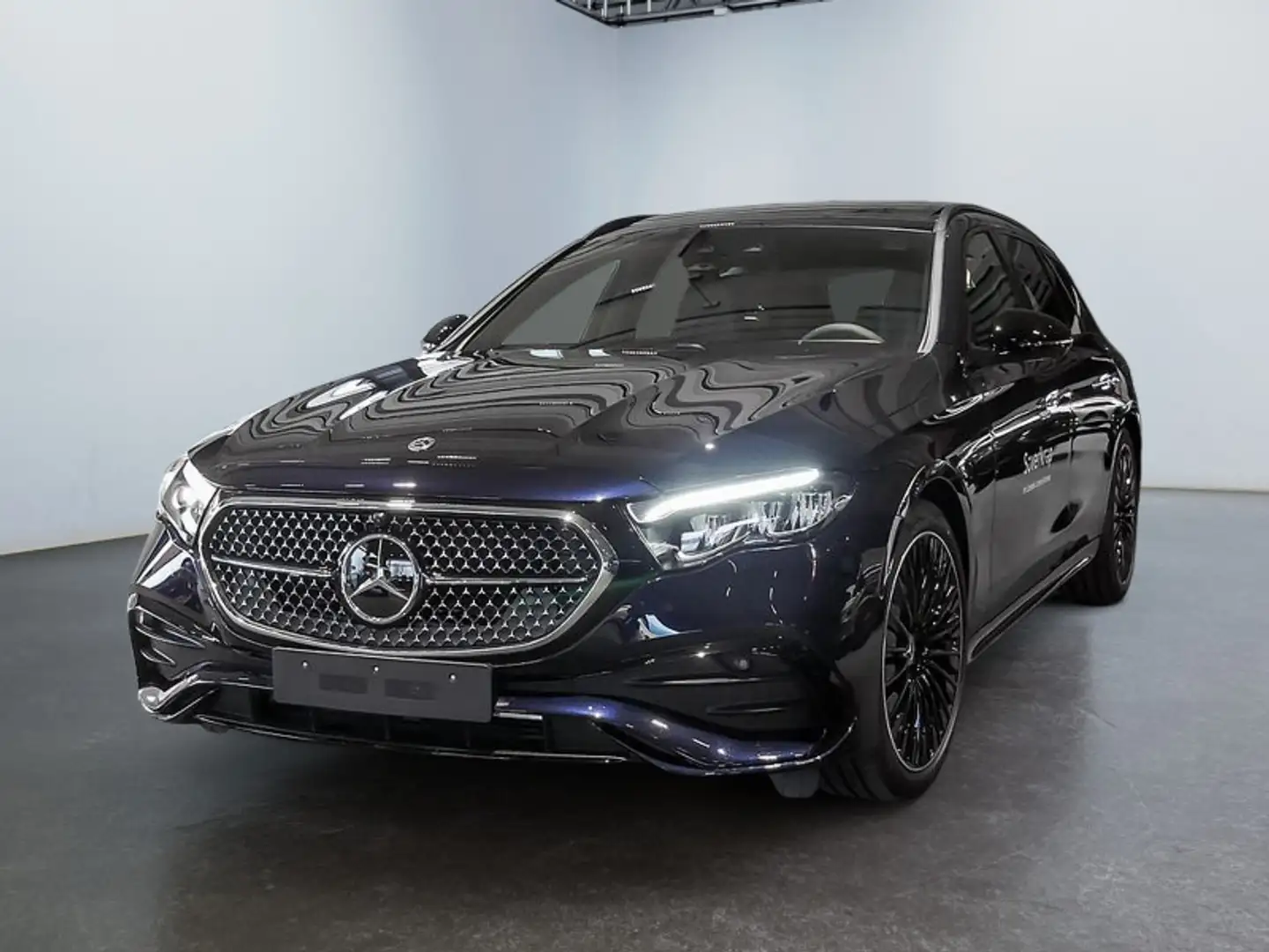 Mercedes-Benz E 300 e T BURM AMG NIGHT DISTR SPUR PANO 360 Blau - 2