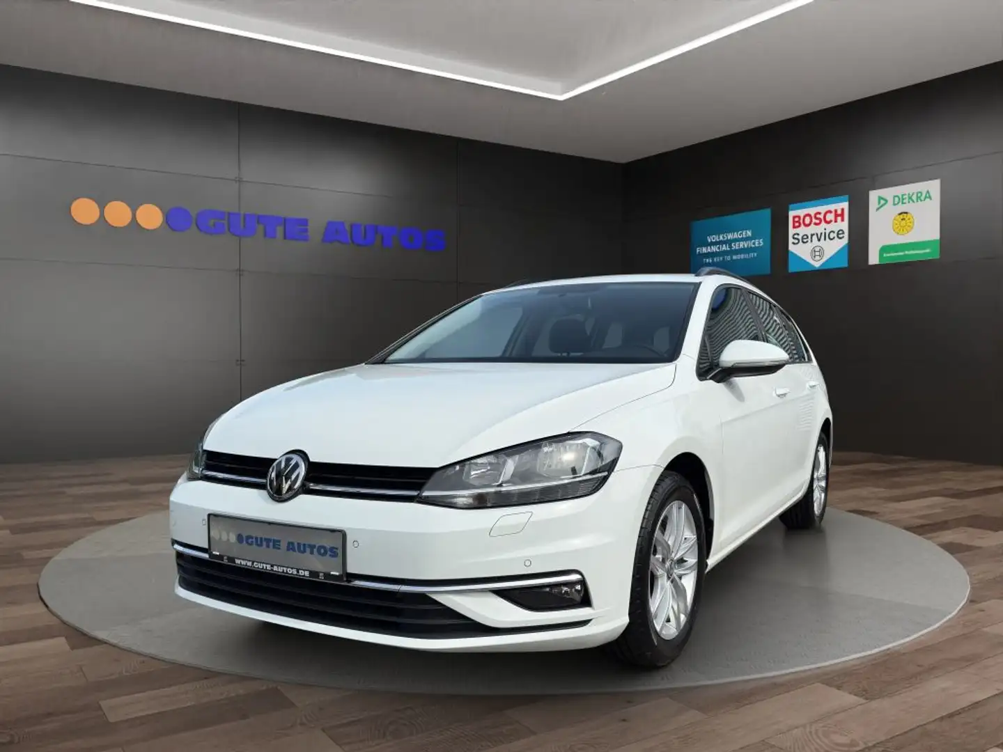 Volkswagen Golf Variant Golf Variant 1.6 TDI Comfortline *AHK*NAVI*PDC* Weiß - 1