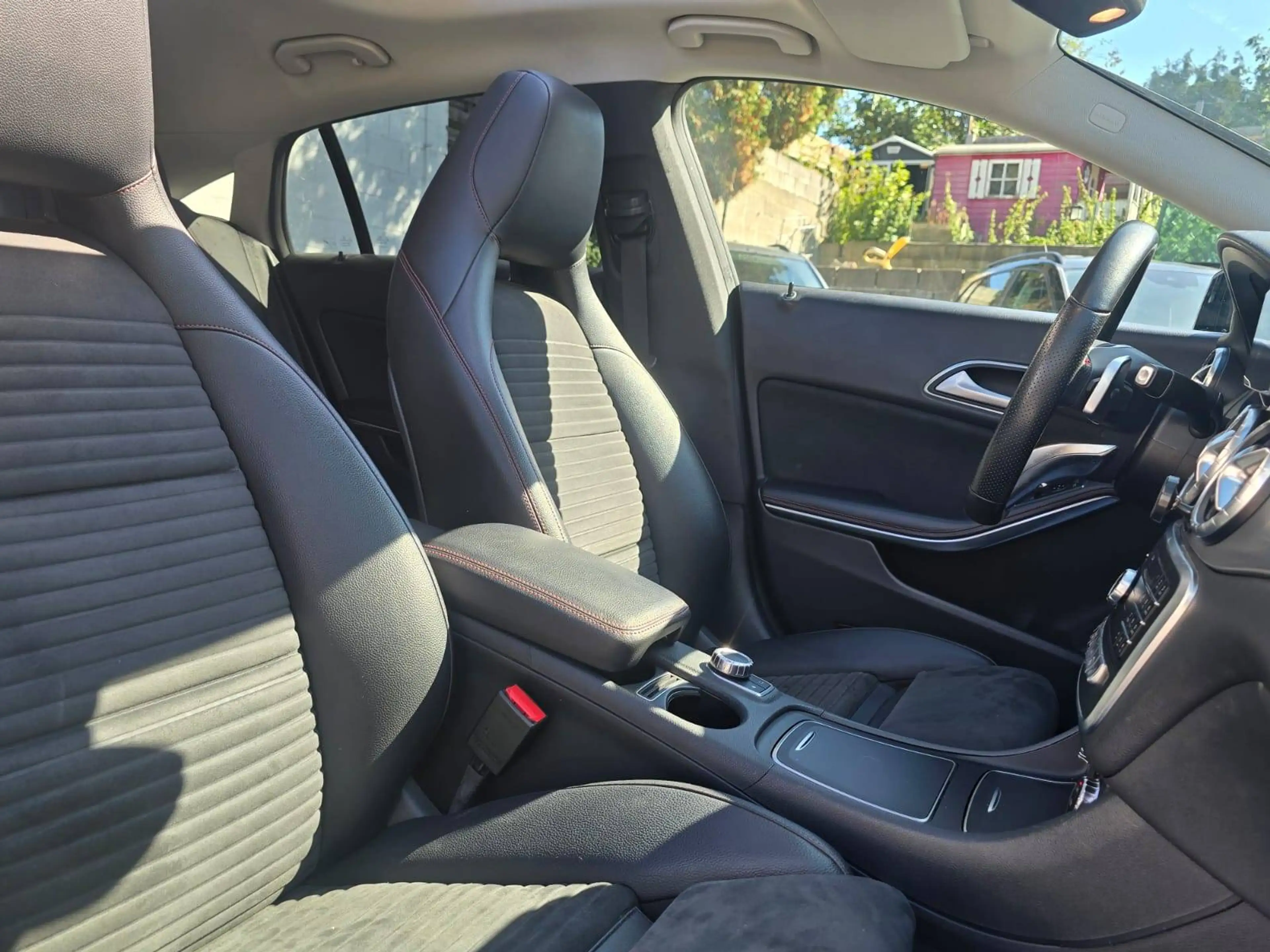 Mercedes-Benz CLA 200 AMG * PANORAMIQUE * 98000KM ** — photo 11