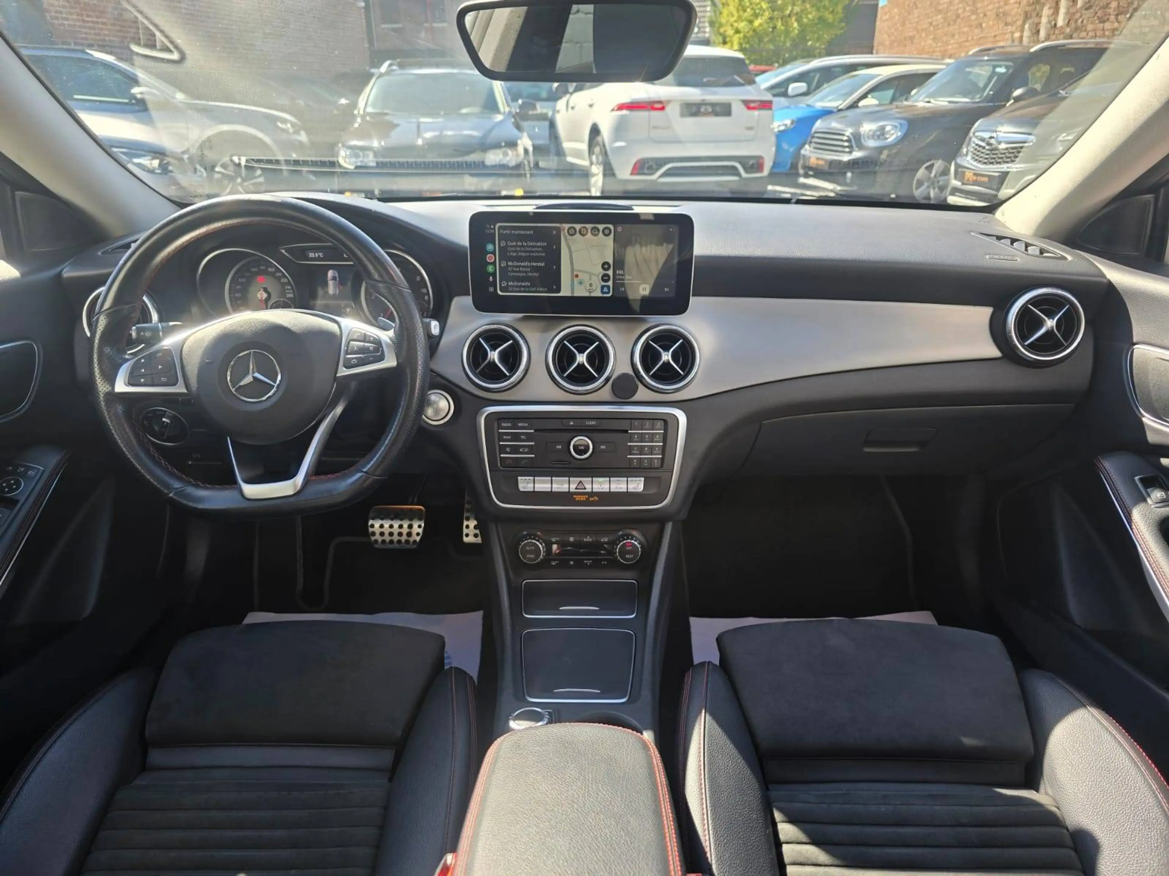 Mercedes-Benz CLA 200 AMG * PANORAMIQUE * 98000KM ** — photo 9
