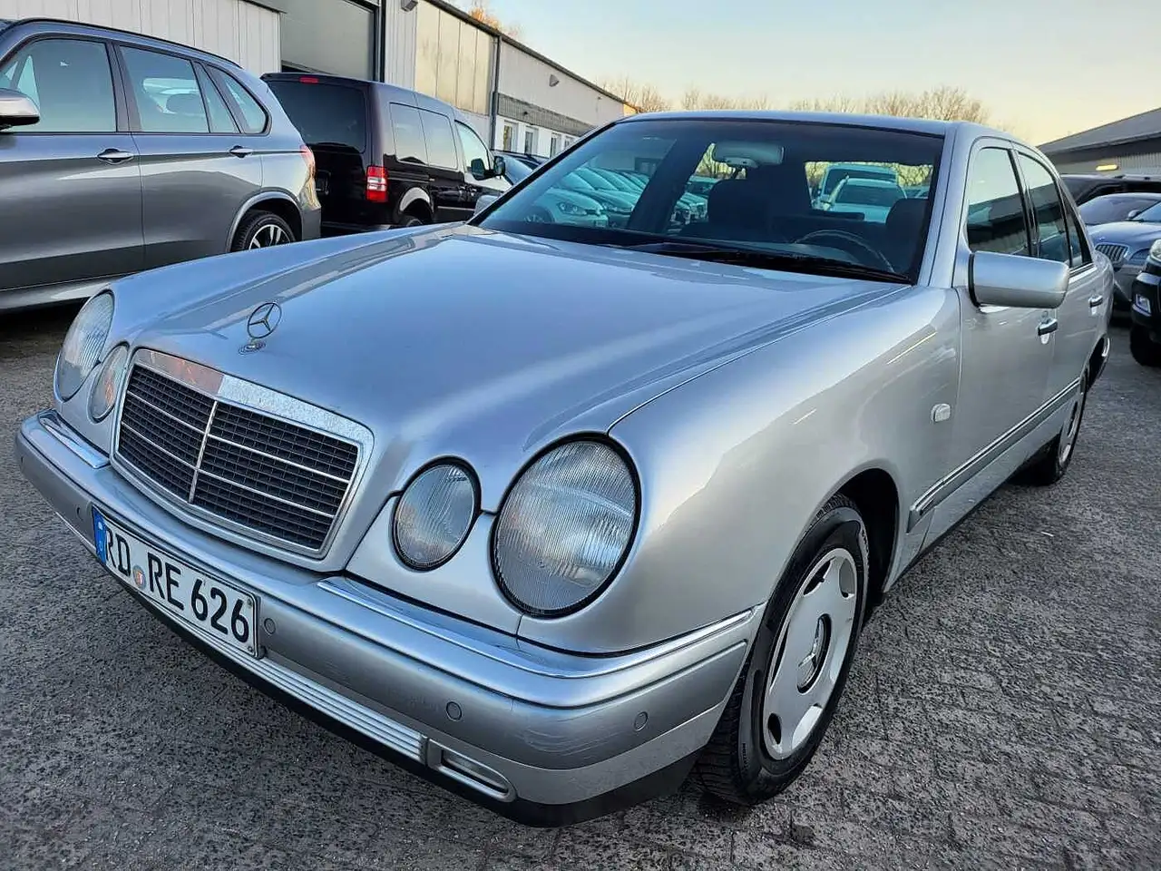 Mercedes-Benz E 240