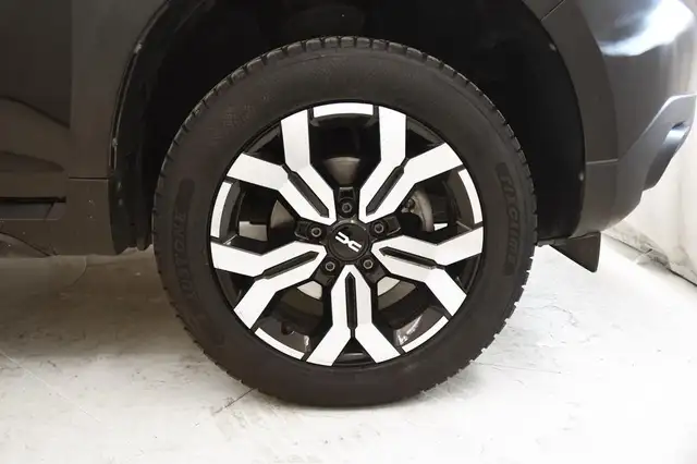 Dacia Duster view 6