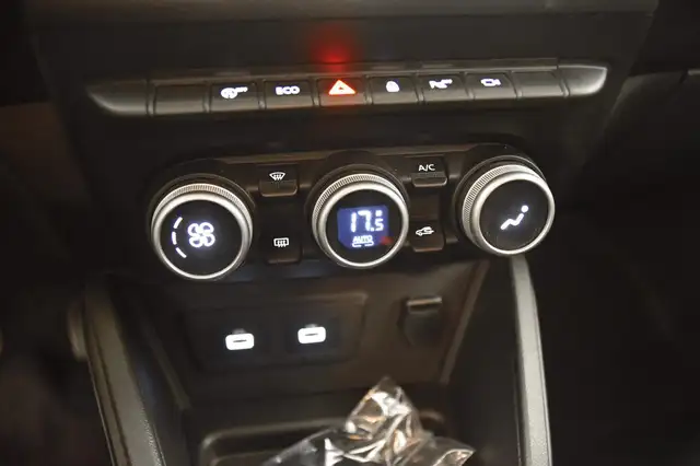 Dacia Duster view 10