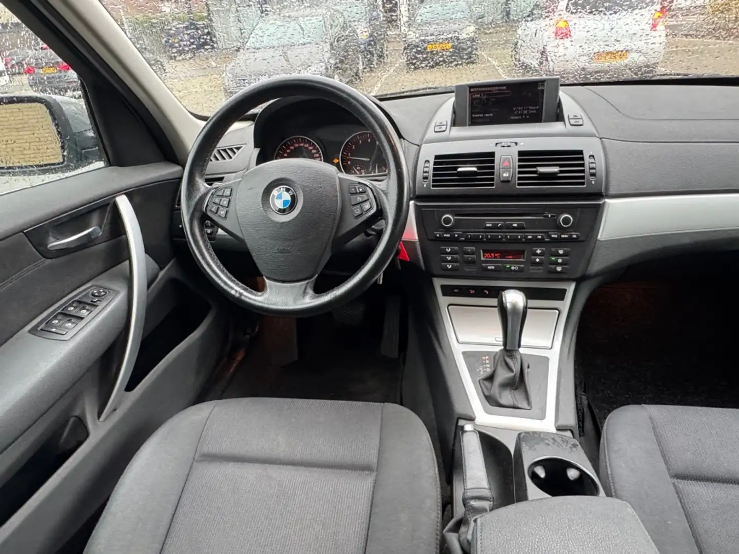 BMW X3 xDrive25i Executive 4WD AUT NAVI PDC RIJDT HEEL GO Grijs - 2