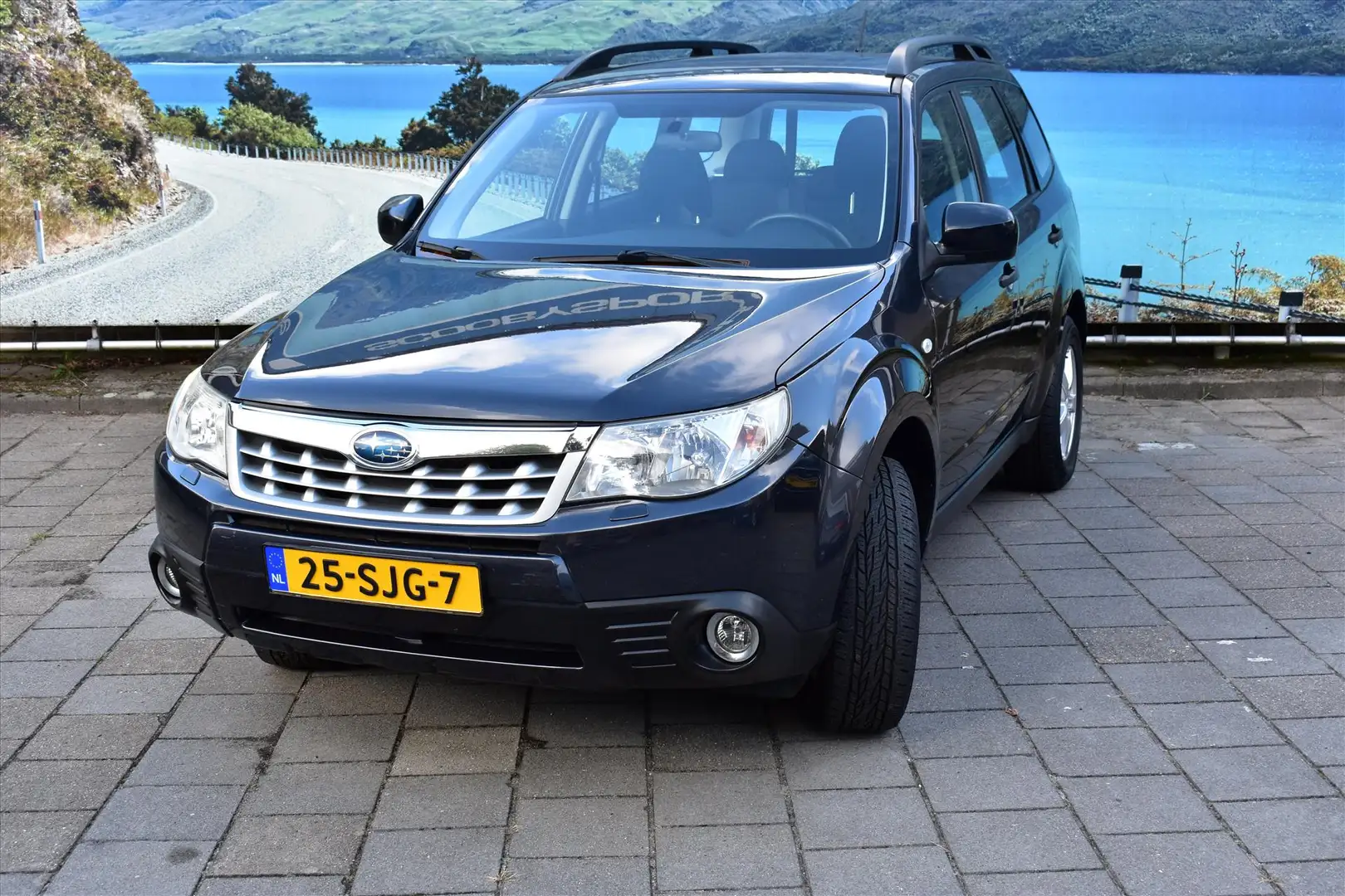 Subaru Forester 2.0i 150pk AWD Intro Grijs - 2