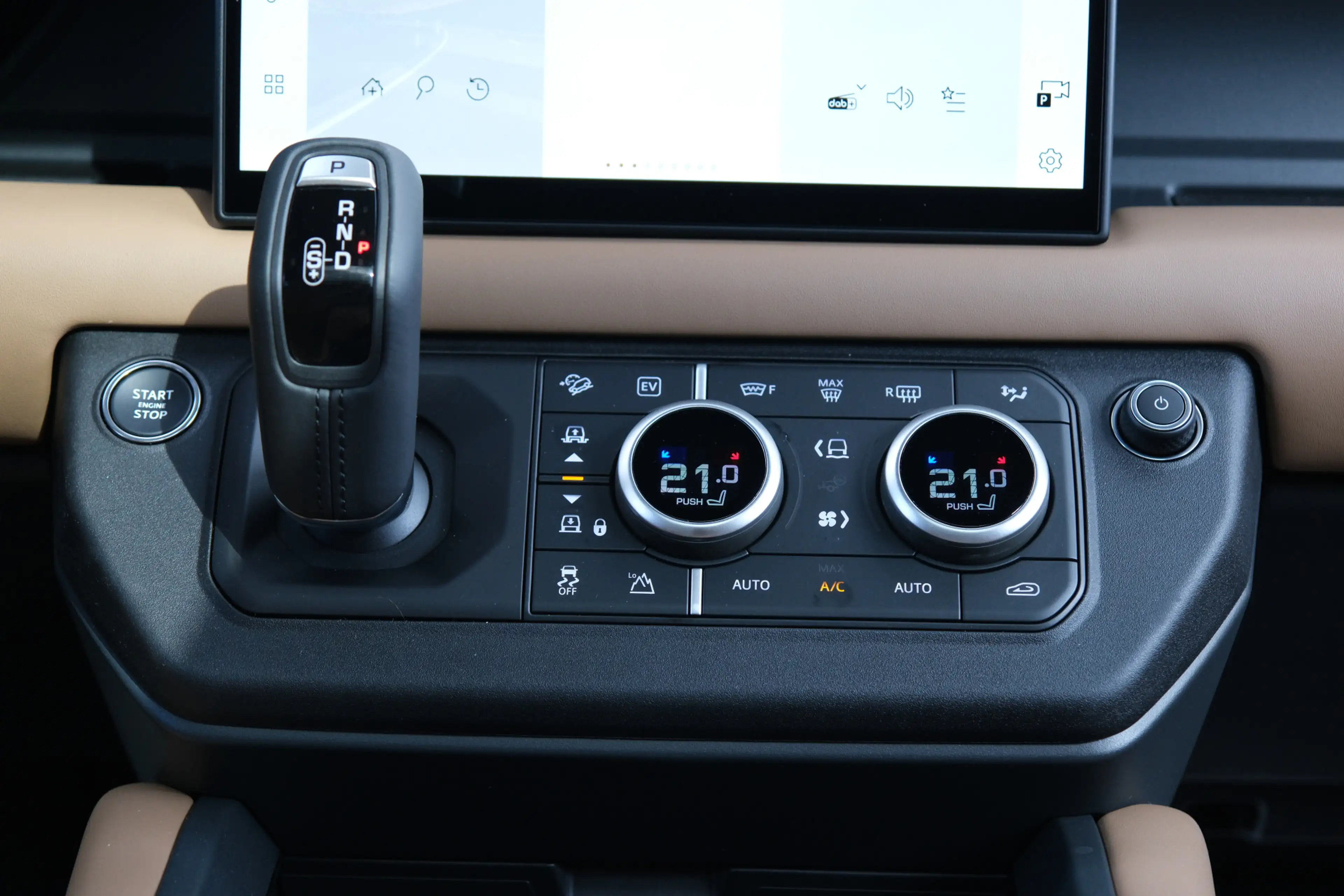 Land Rover Defender 110 P300e X-Dynamic HSE | HNP € 126060,- | Caraway — photo 15