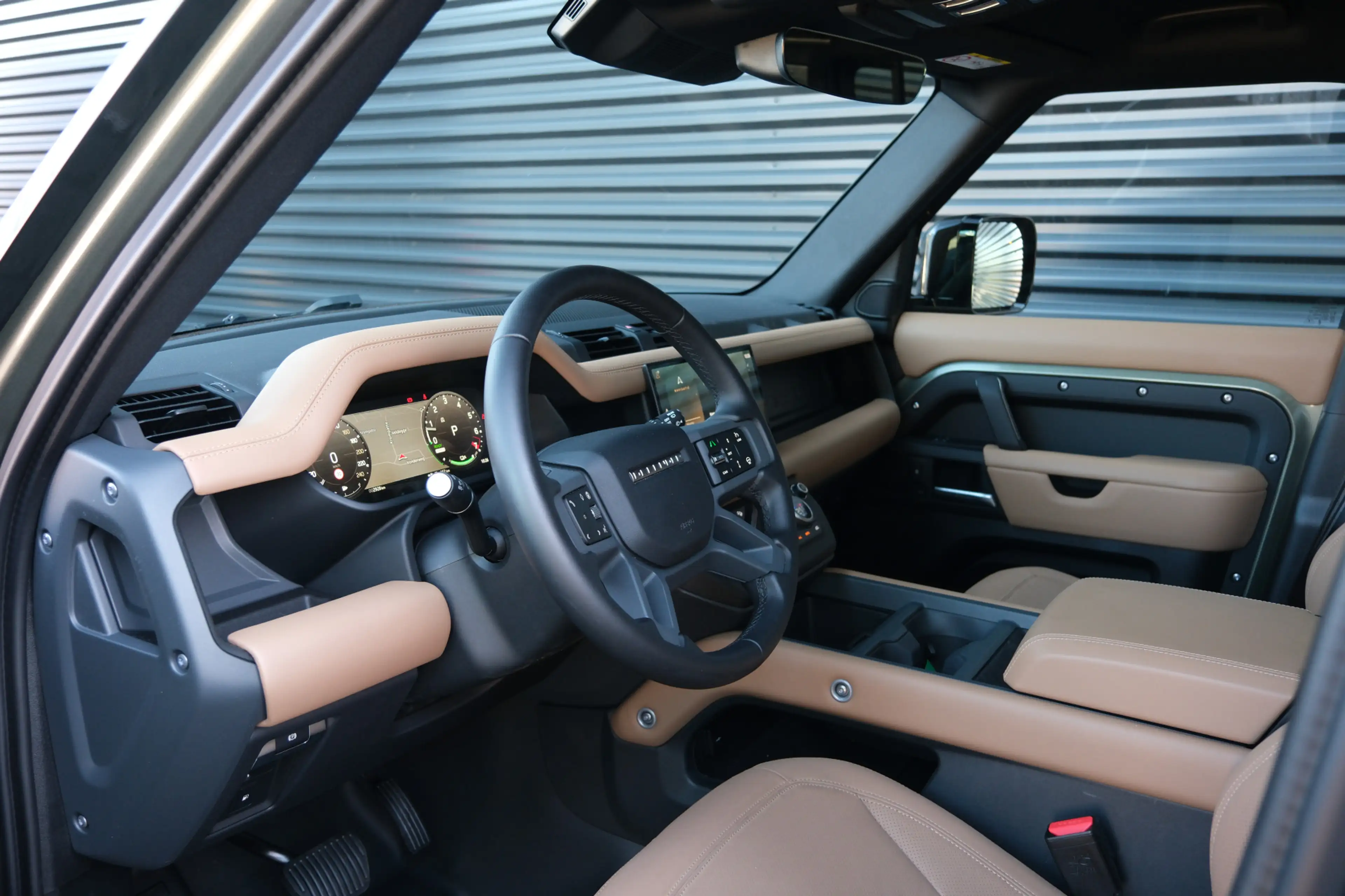 Land Rover Defender 110 P300e X-Dynamic HSE | HNP € 126060,- | Caraway — photo 34