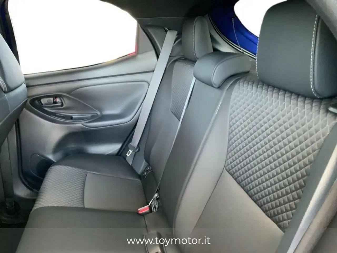 Toyota Yaris 2026 — фото 12