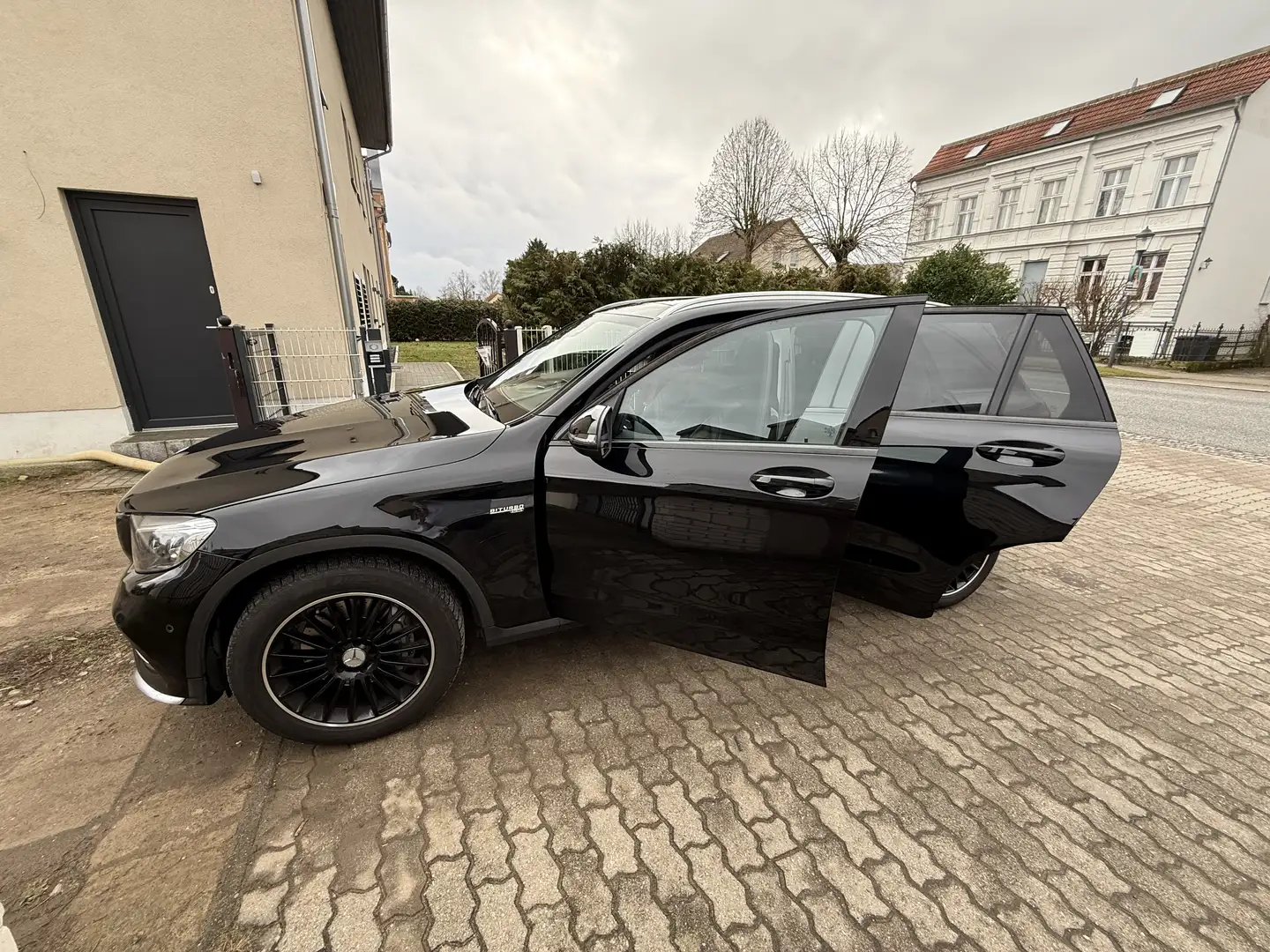Mercedes-Benz GLC 43 AMG GLC 43 AMG 4Matic (253.964) Schwarz - 2