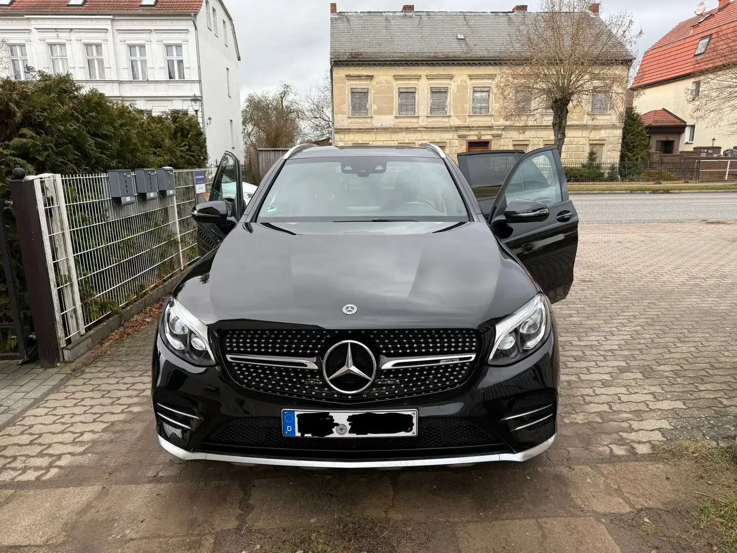 Mercedes-Benz GLC 43 AMG GLC 43 AMG 4Matic (253.964) Schwarz - 1