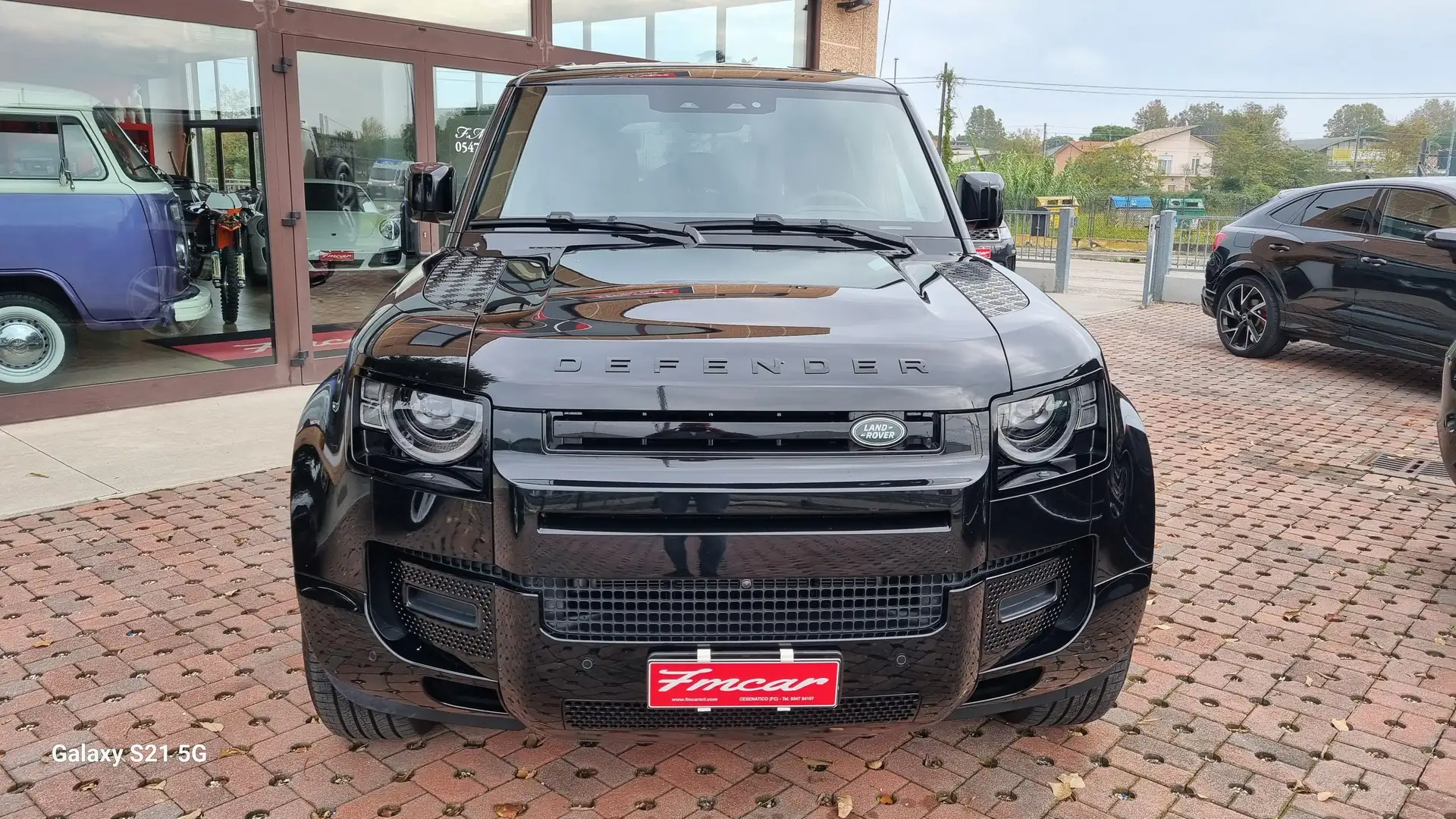 Land Rover Defender Defender 110 3.0d i6 250 X-Dynamic HSE Zwart - 1