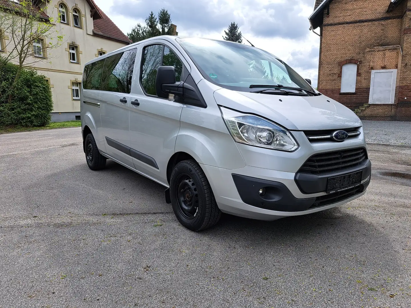 Ford Transit Custom 330 L2/ 8 Sitzplätze/ Klima/ AHK/ TOP srebrna - 1