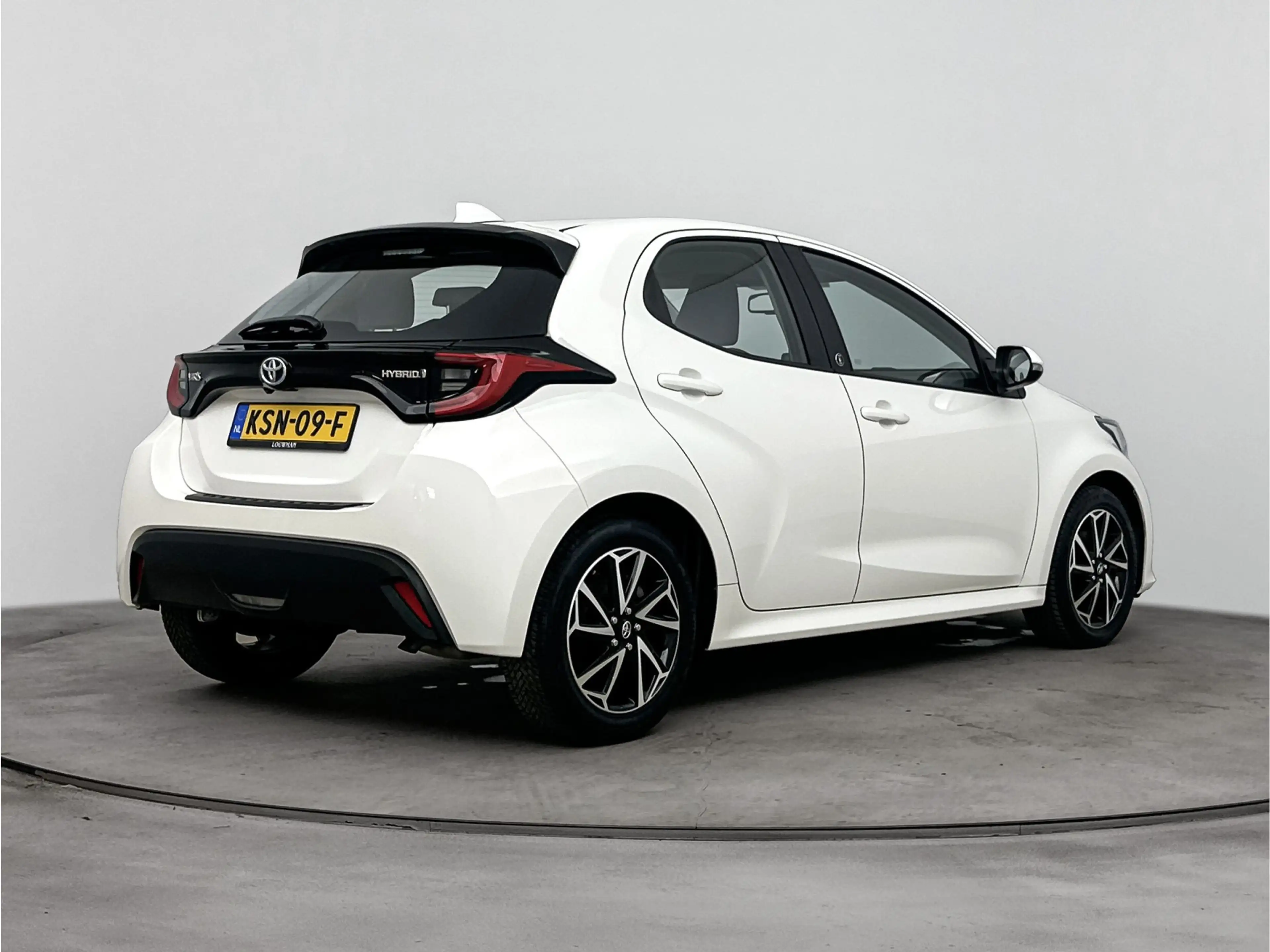 Toyota Yaris 1.5 Hybrid 115 First Edition | Cruise Control Adap — photo 2