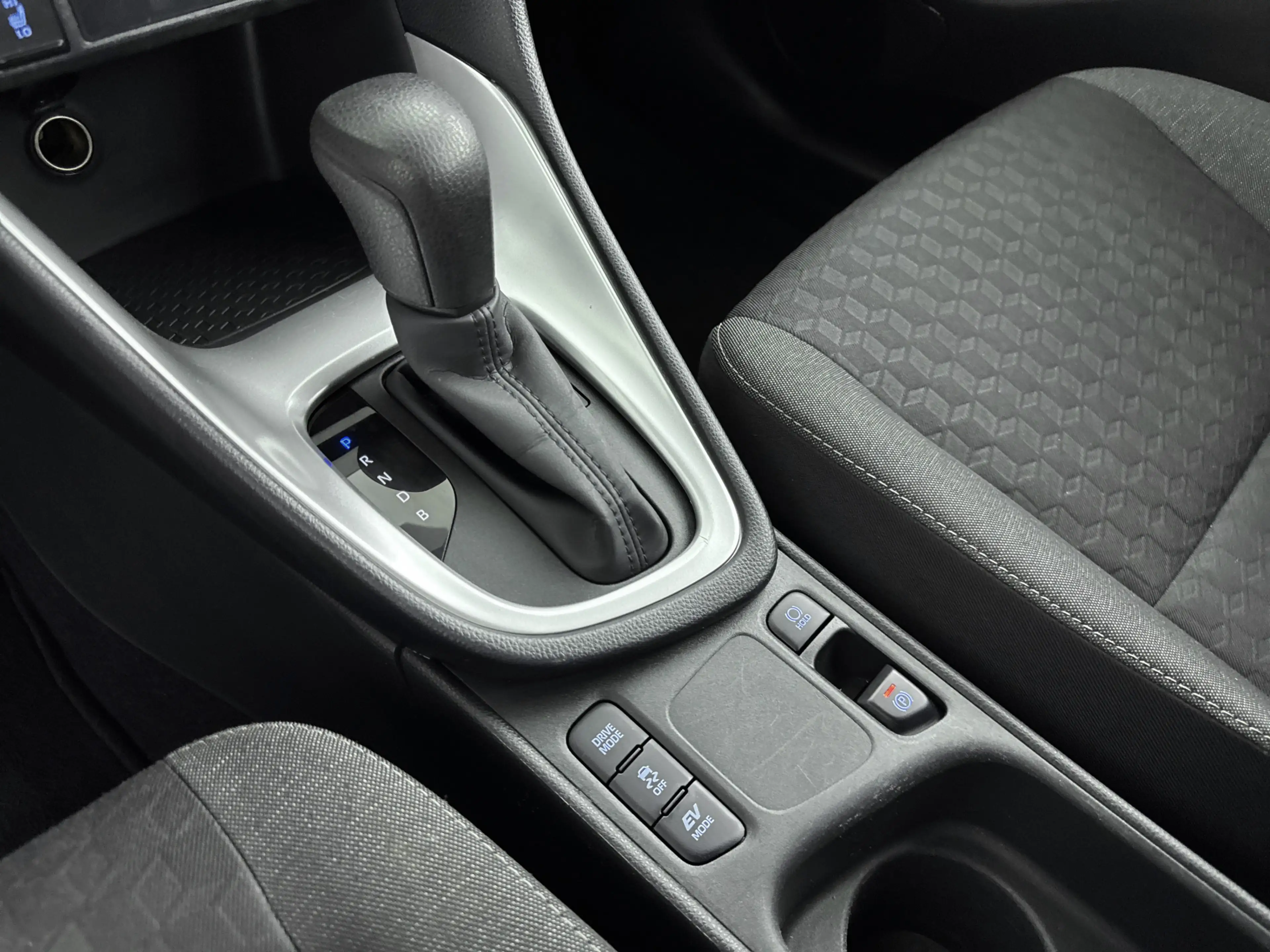 Toyota Yaris 1.5 Hybrid 115 First Edition | Cruise Control Adap — photo 13