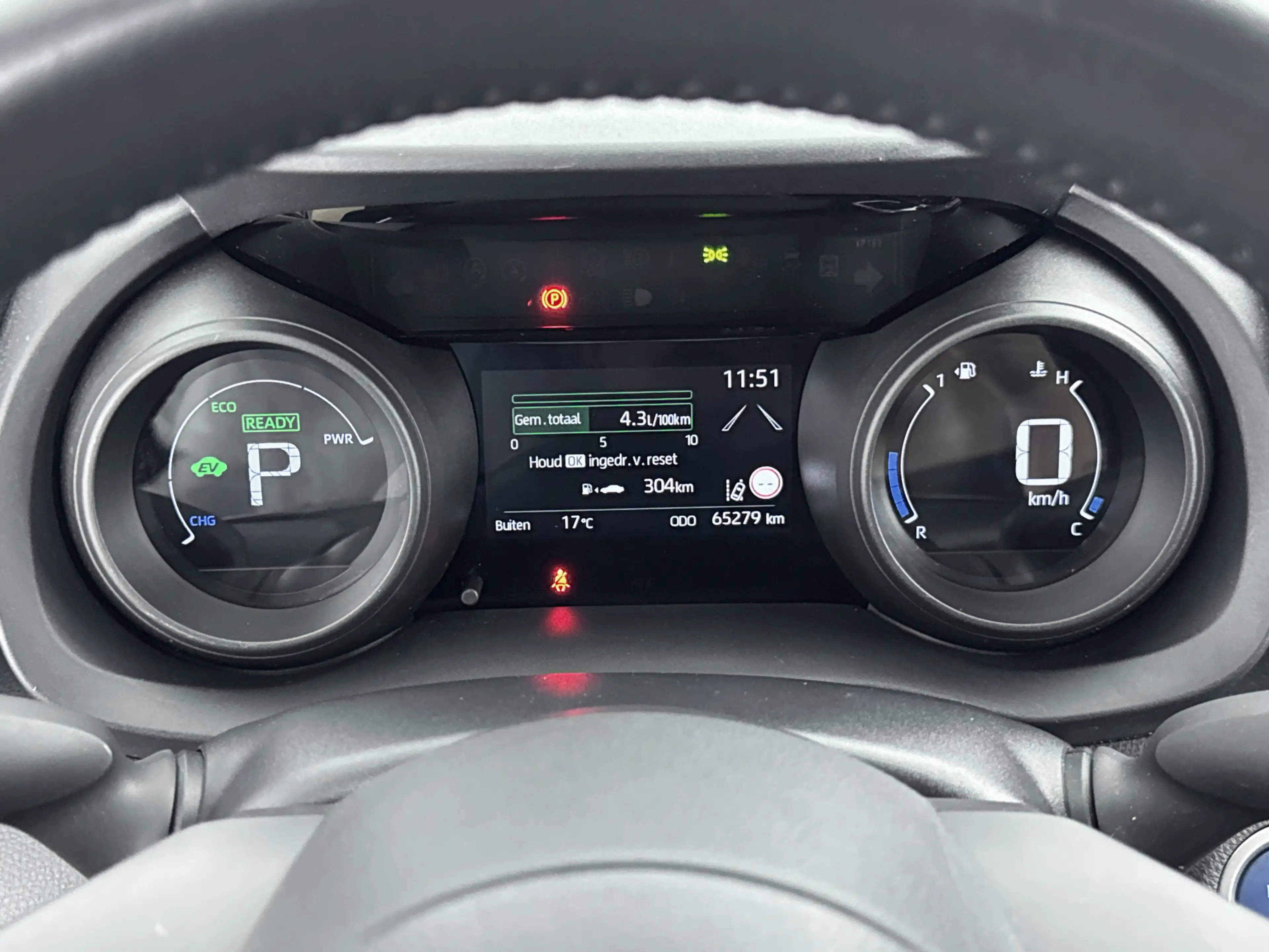 Toyota Yaris 1.5 Hybrid 115 First Edition | Cruise Control Adap — photo 8