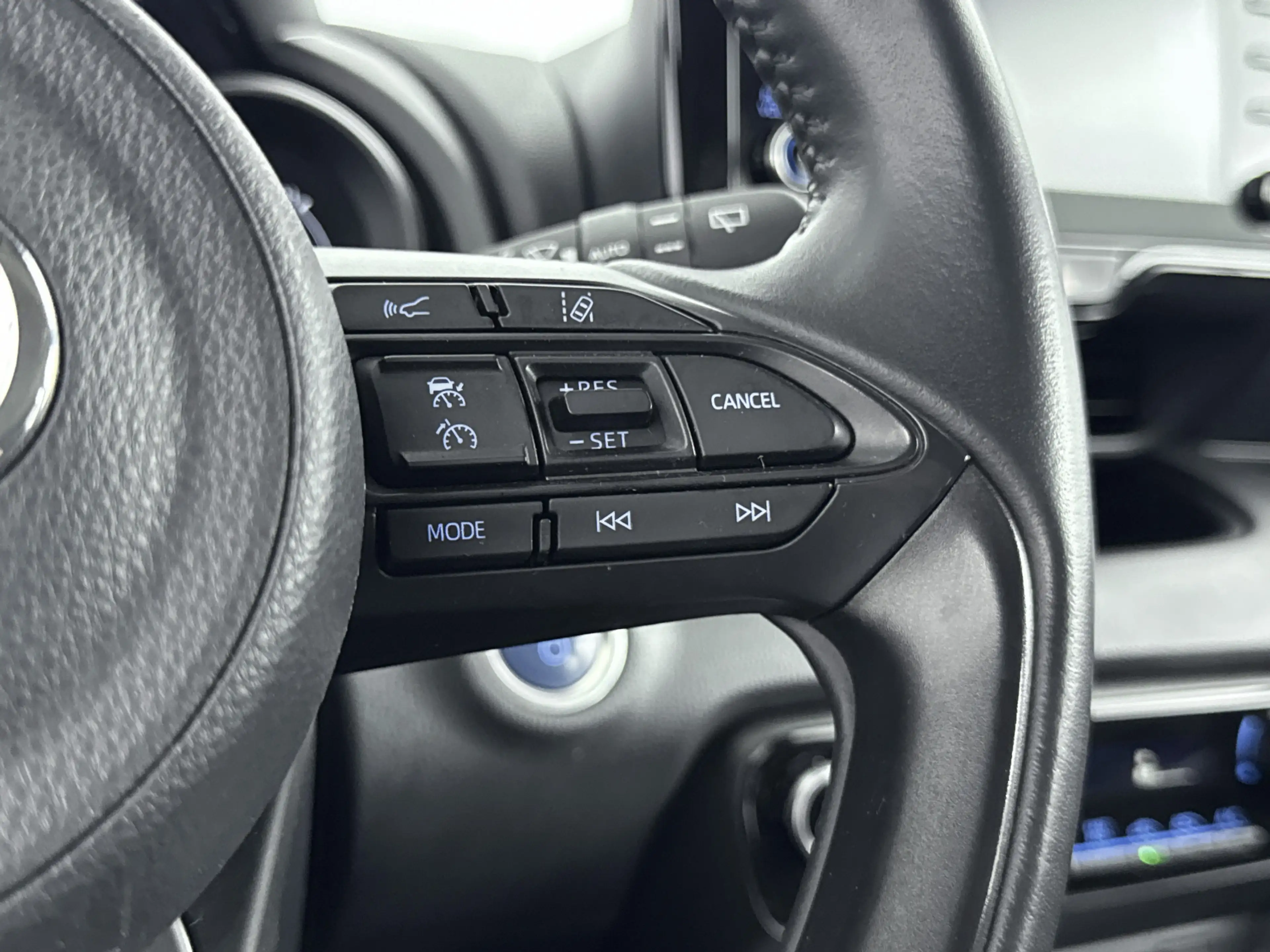 Toyota Yaris 1.5 Hybrid 115 First Edition | Cruise Control Adap — photo 7