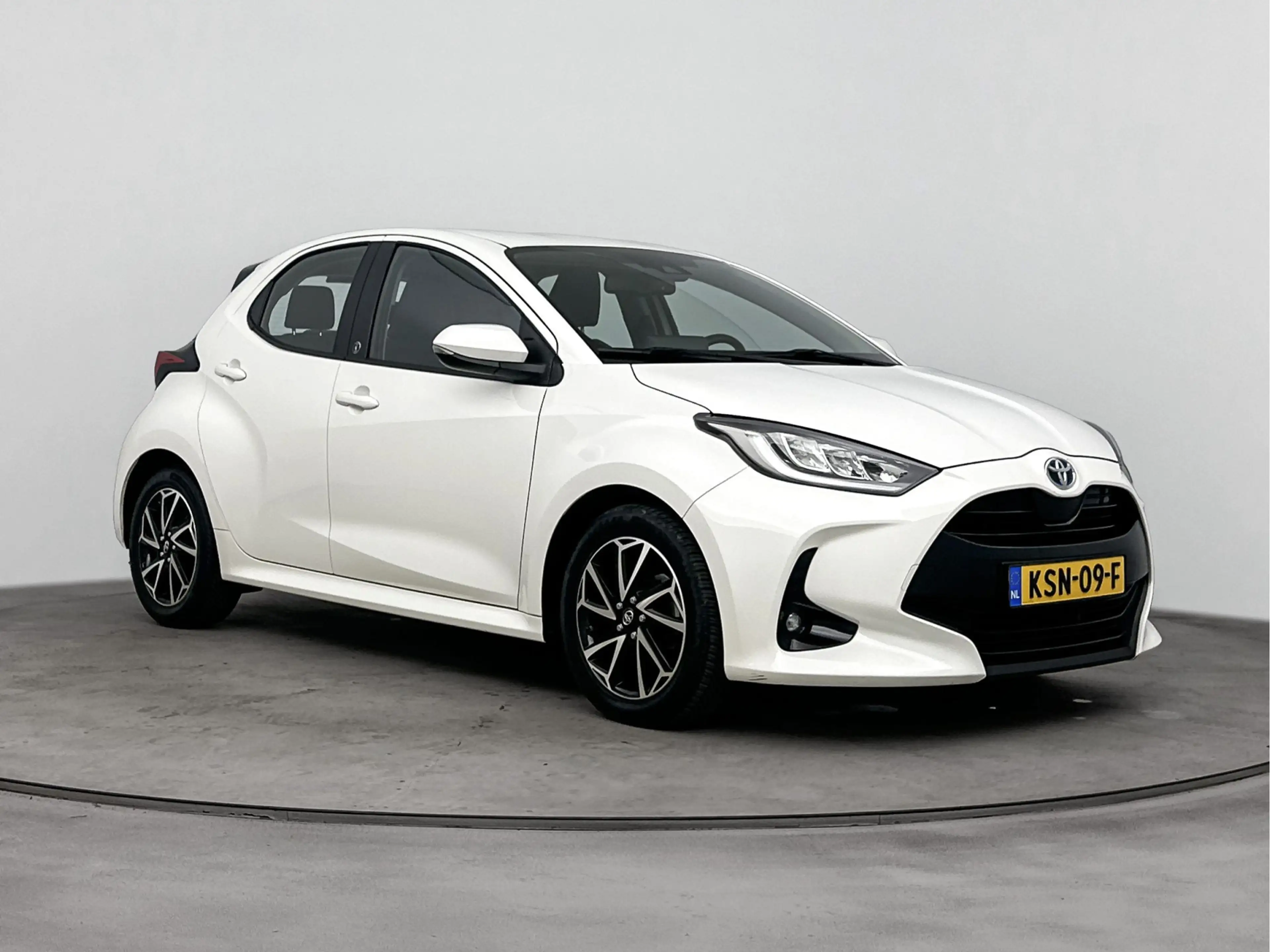 Toyota Yaris 1.5 Hybrid 115 First Edition | Cruise Control Adap — photo 15