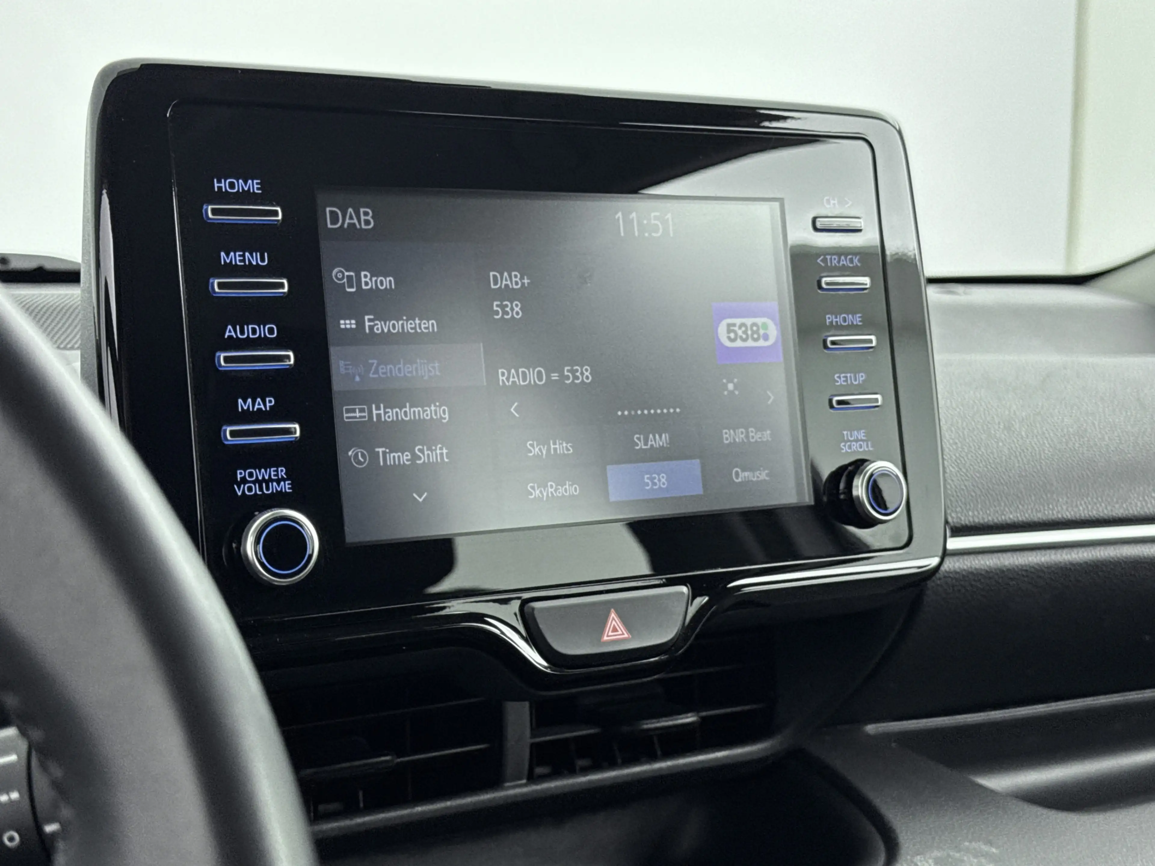 Toyota Yaris 1.5 Hybrid 115 First Edition | Cruise Control Adap — photo 11
