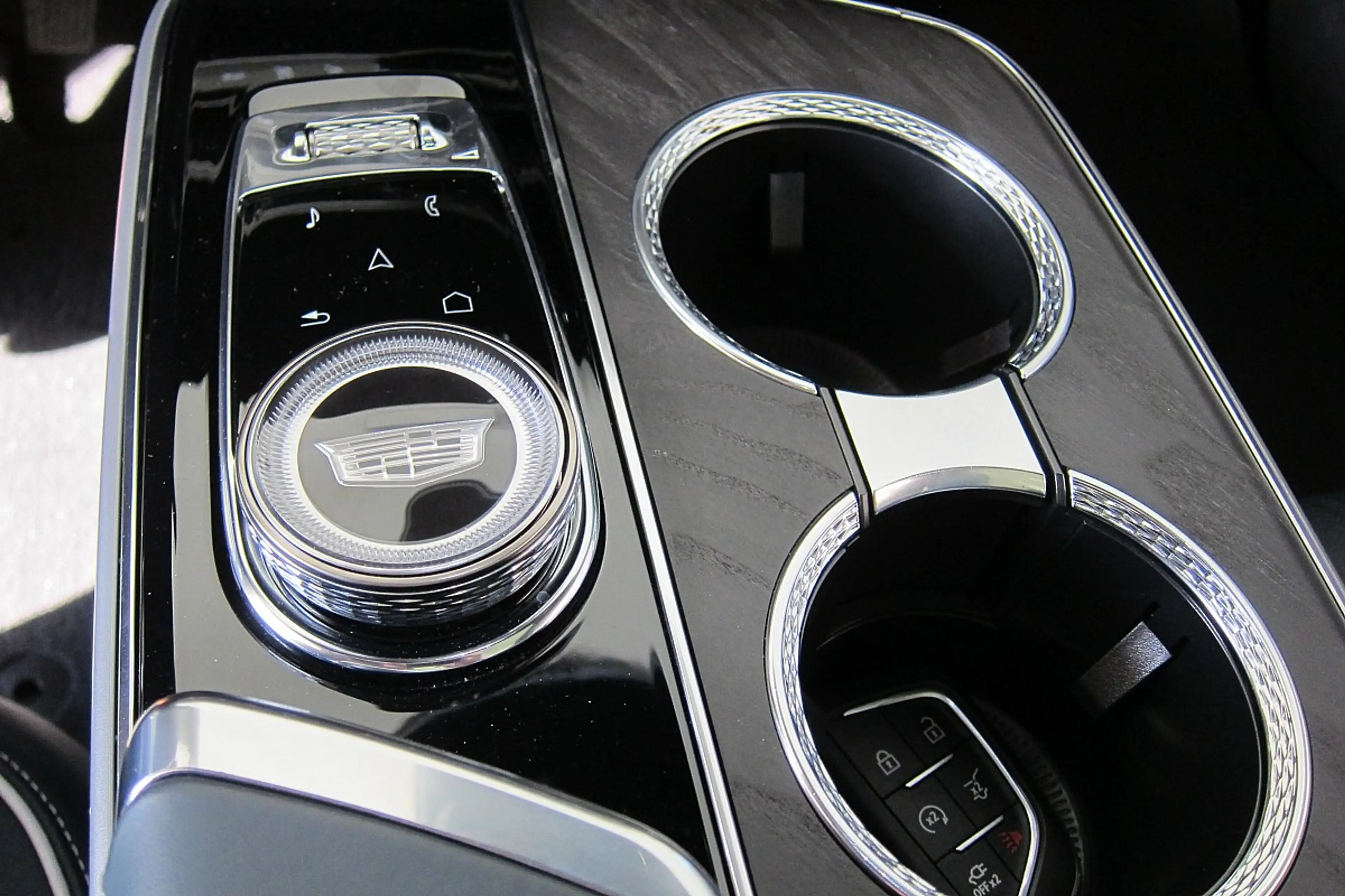 Cadillac Lyriq Sport AWD — photo 15
