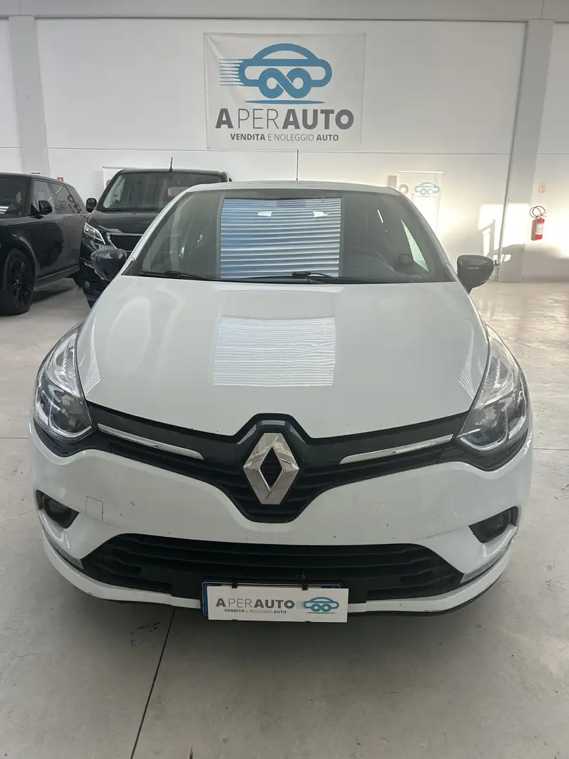 Renault Clio 1.5 dci Moschino Zen 90cv autocarro - 1