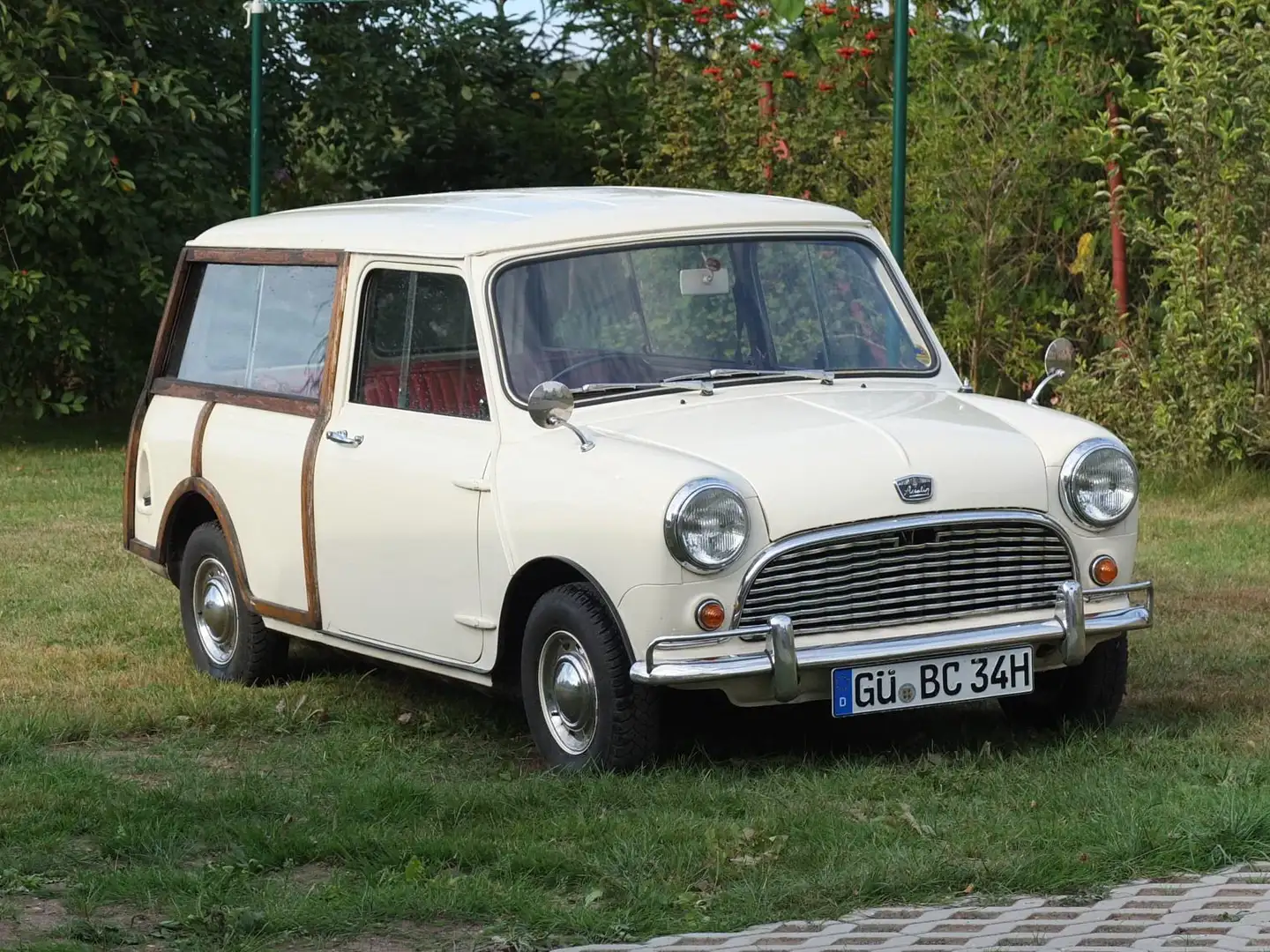 MINI Cooper Countryman  Oldtimer Weiß - 1