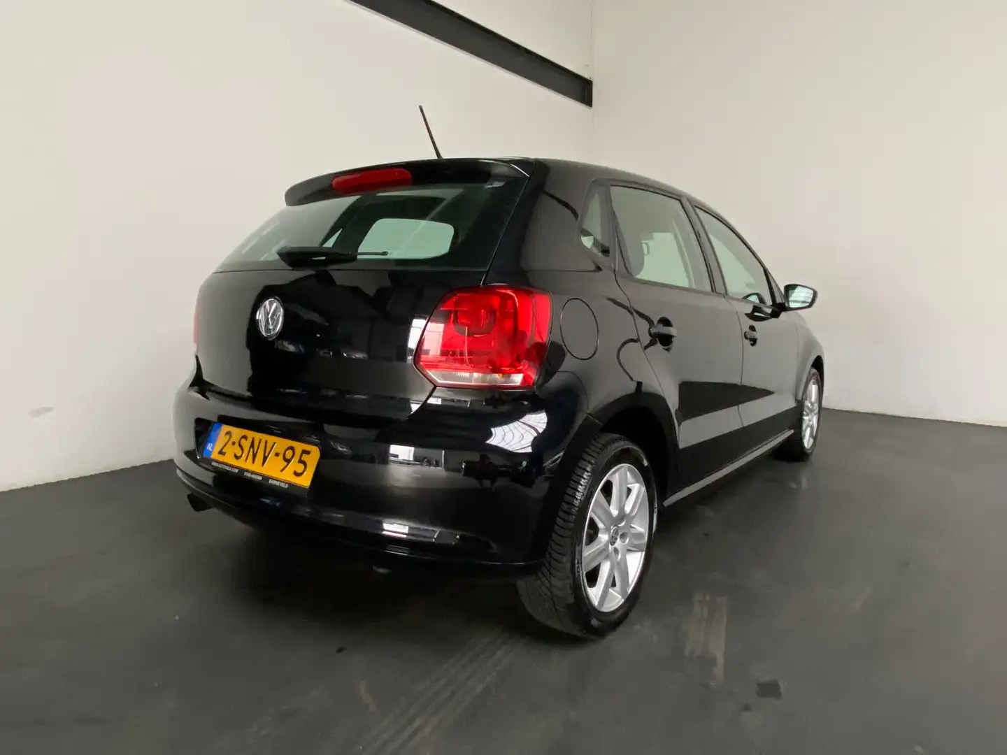 Volkswagen Polo 1.4-16V Comfortline Чорний - 2